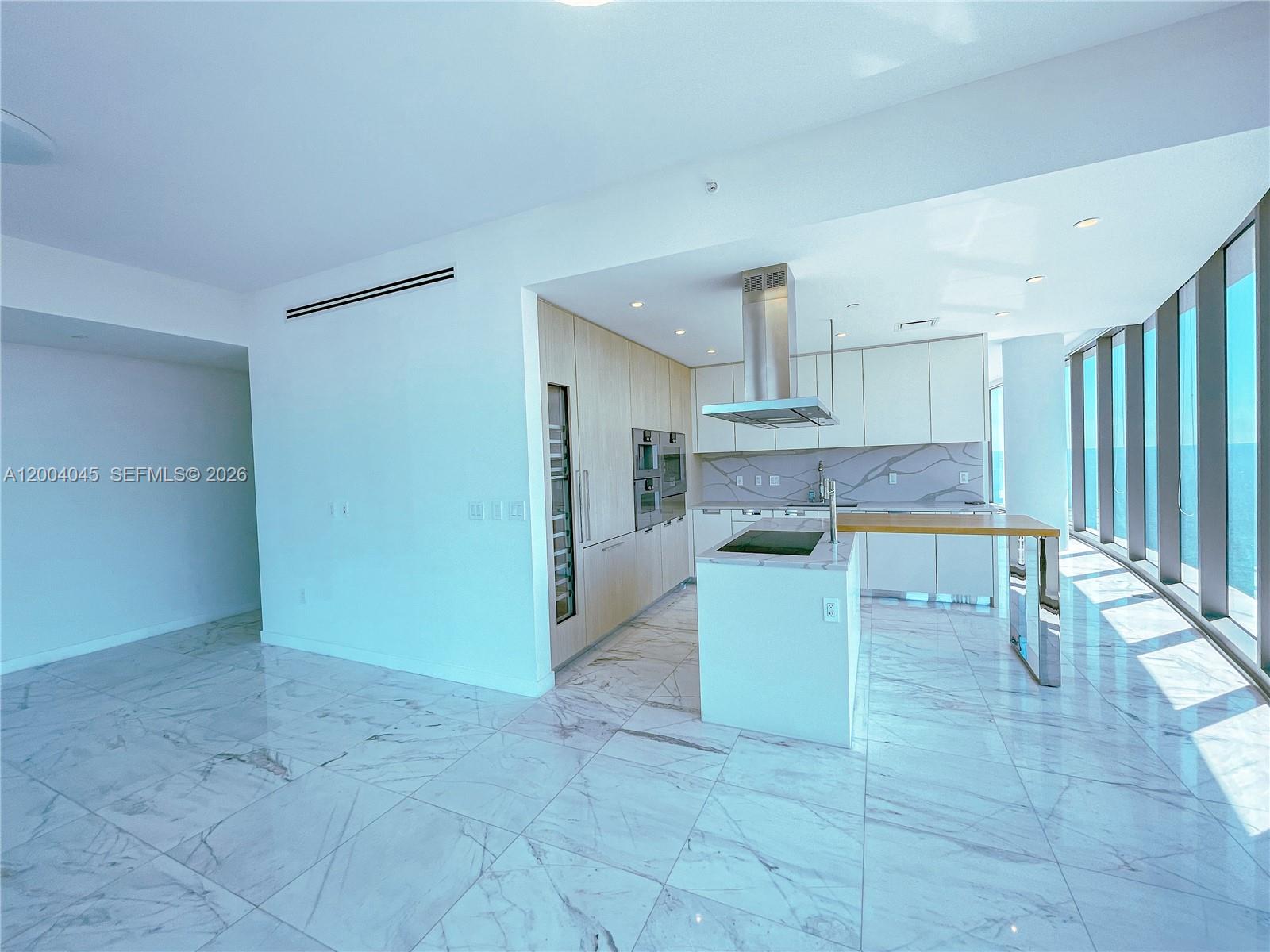 15701 Collins Ave #1205 Sunny Isles Beach, FL 33160