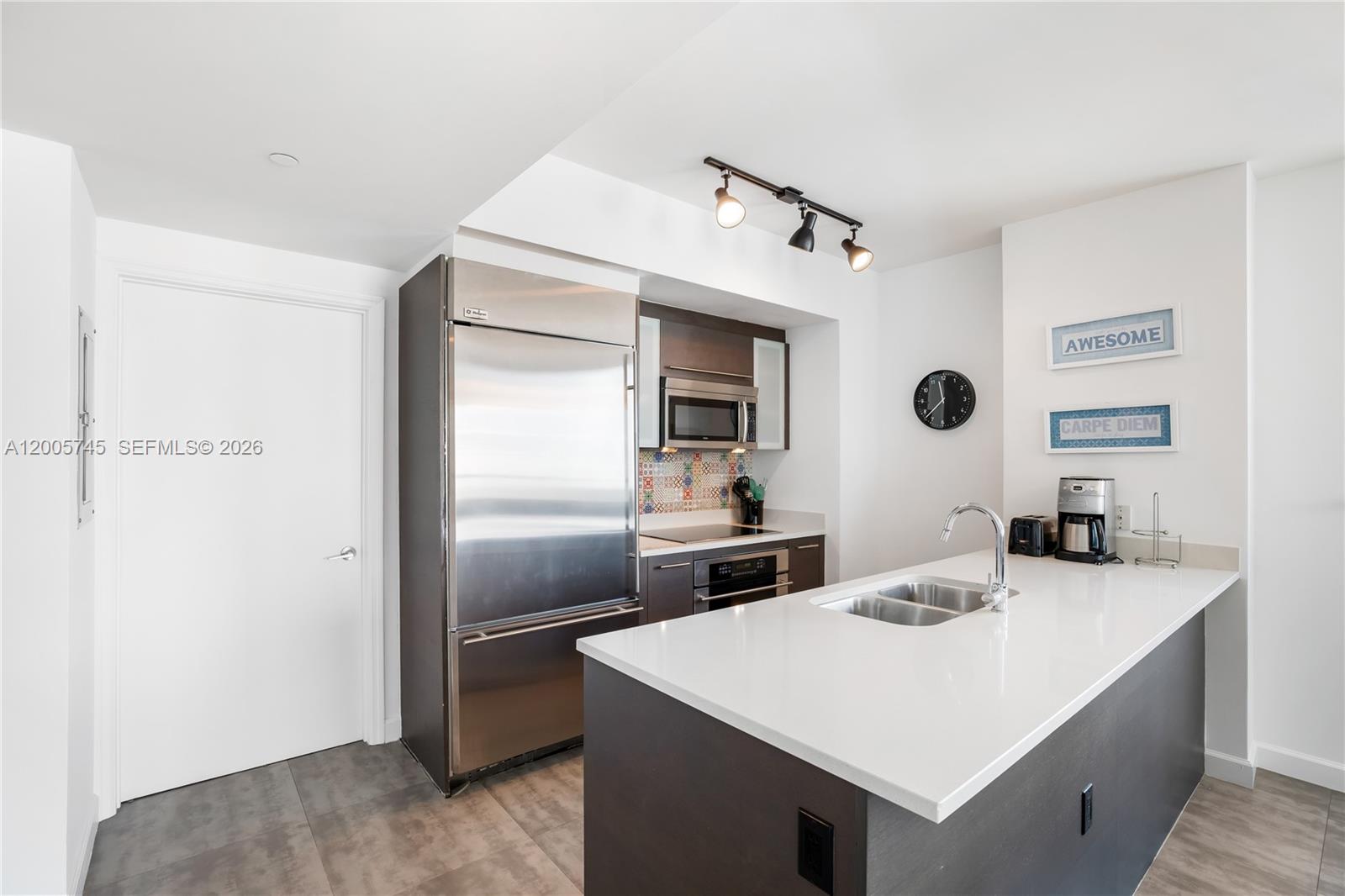 image 500 Brickell East14