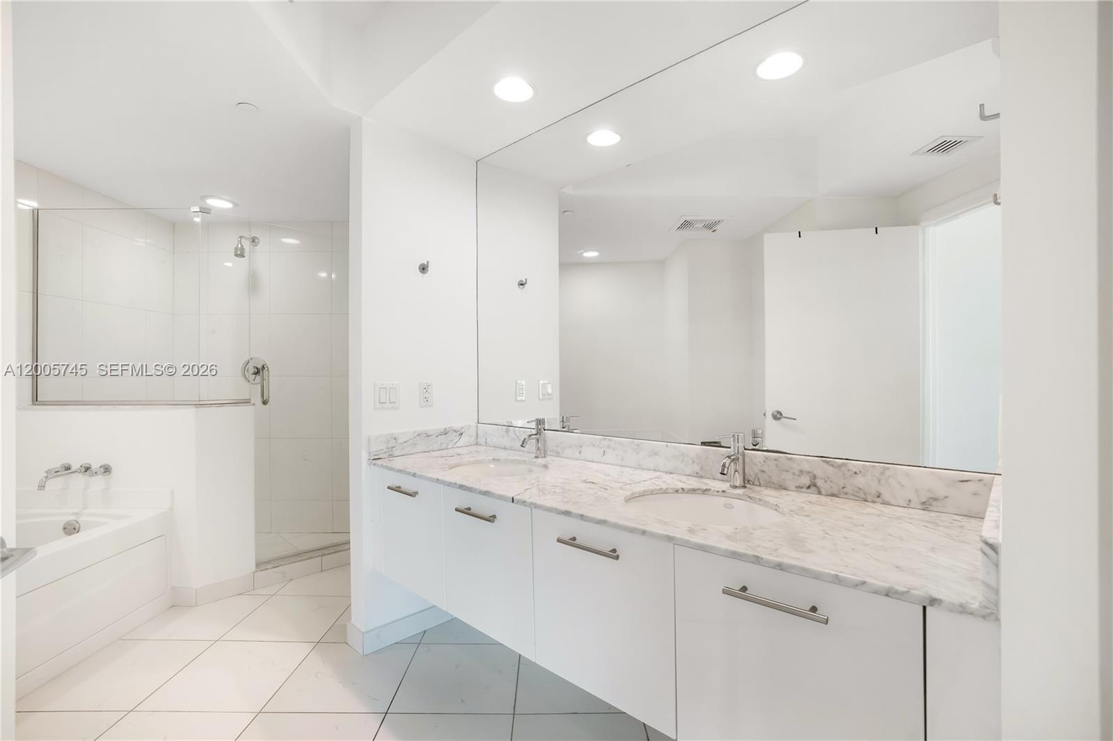 image 500 Brickell East16