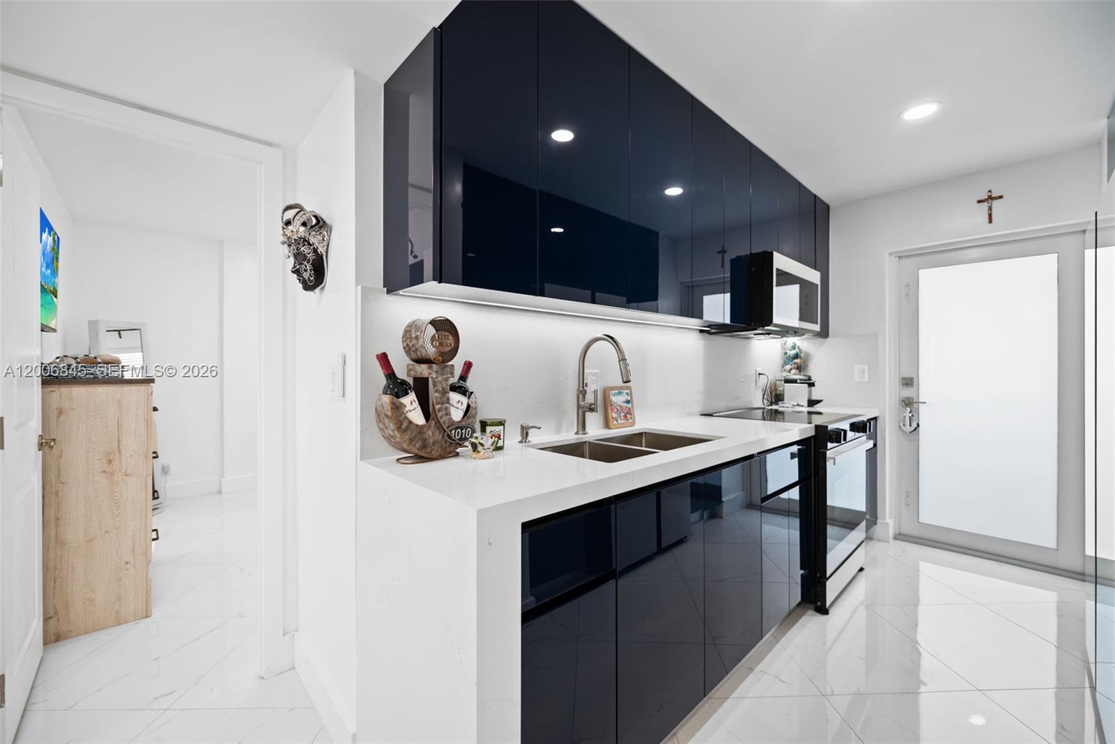 710 N Ocean Blvd #1010 Pompano Beach, FL 33062