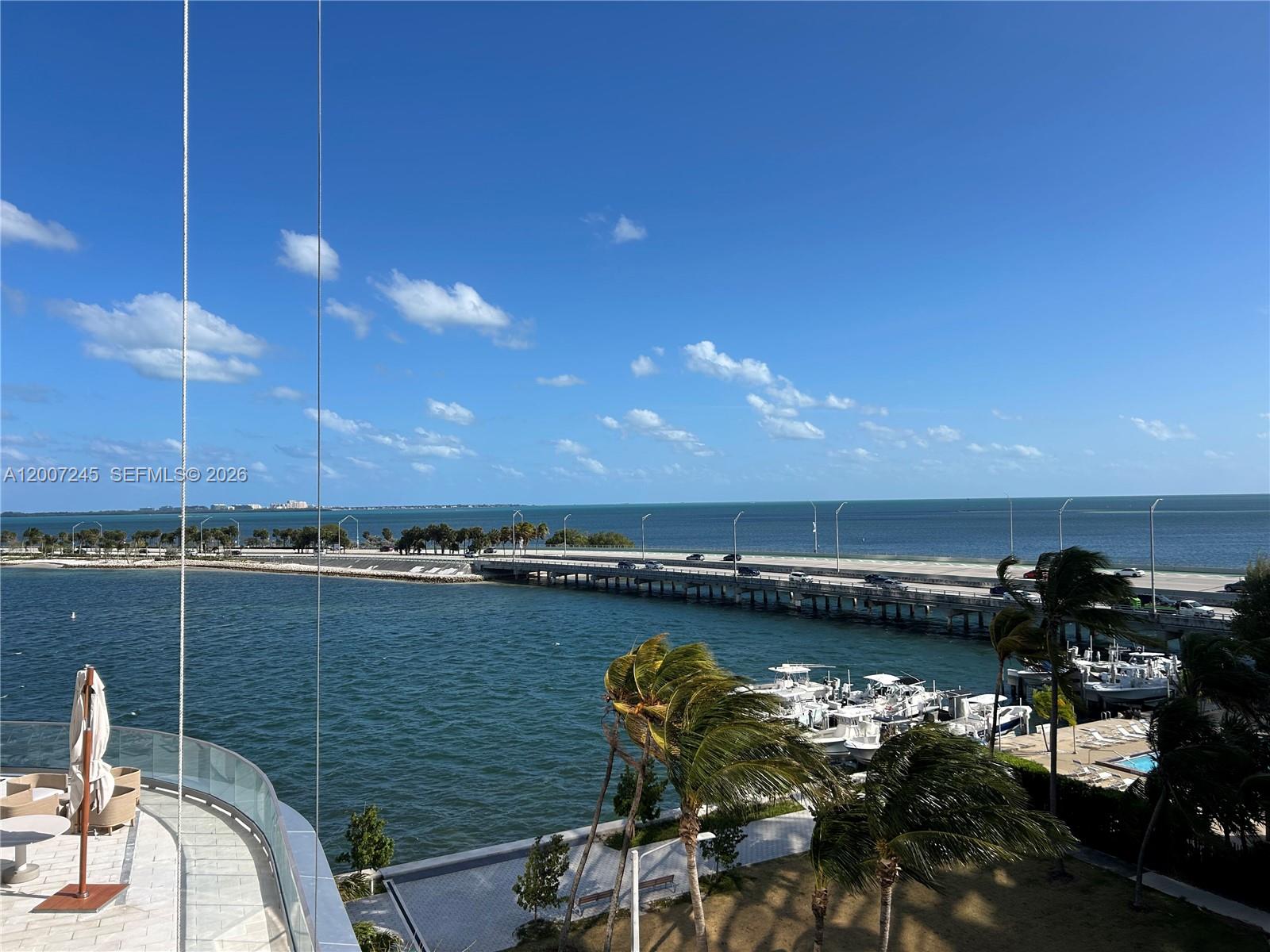 image Una Residences24