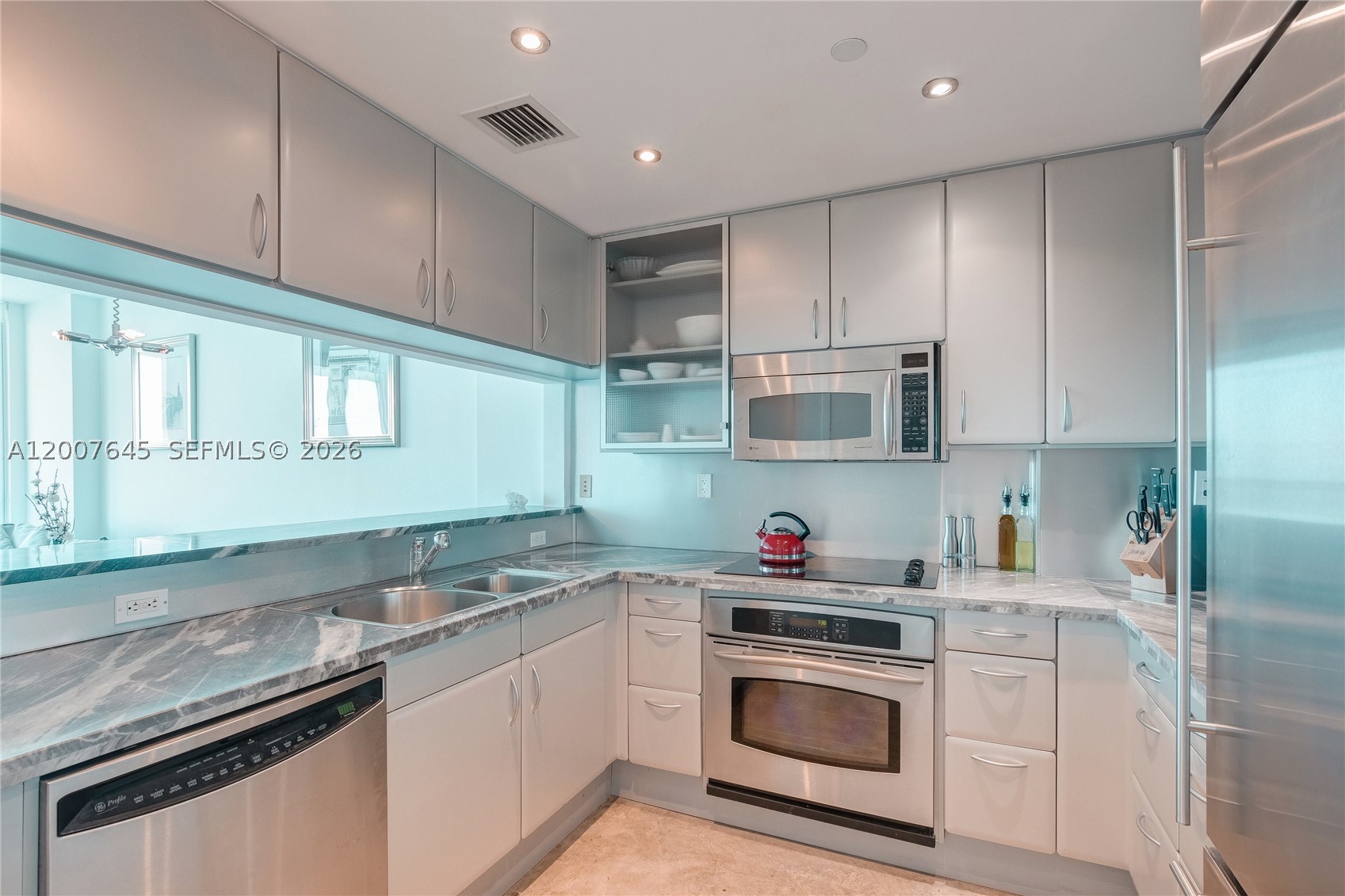 540 West Ave #2112 Miami Beach, FL 33139