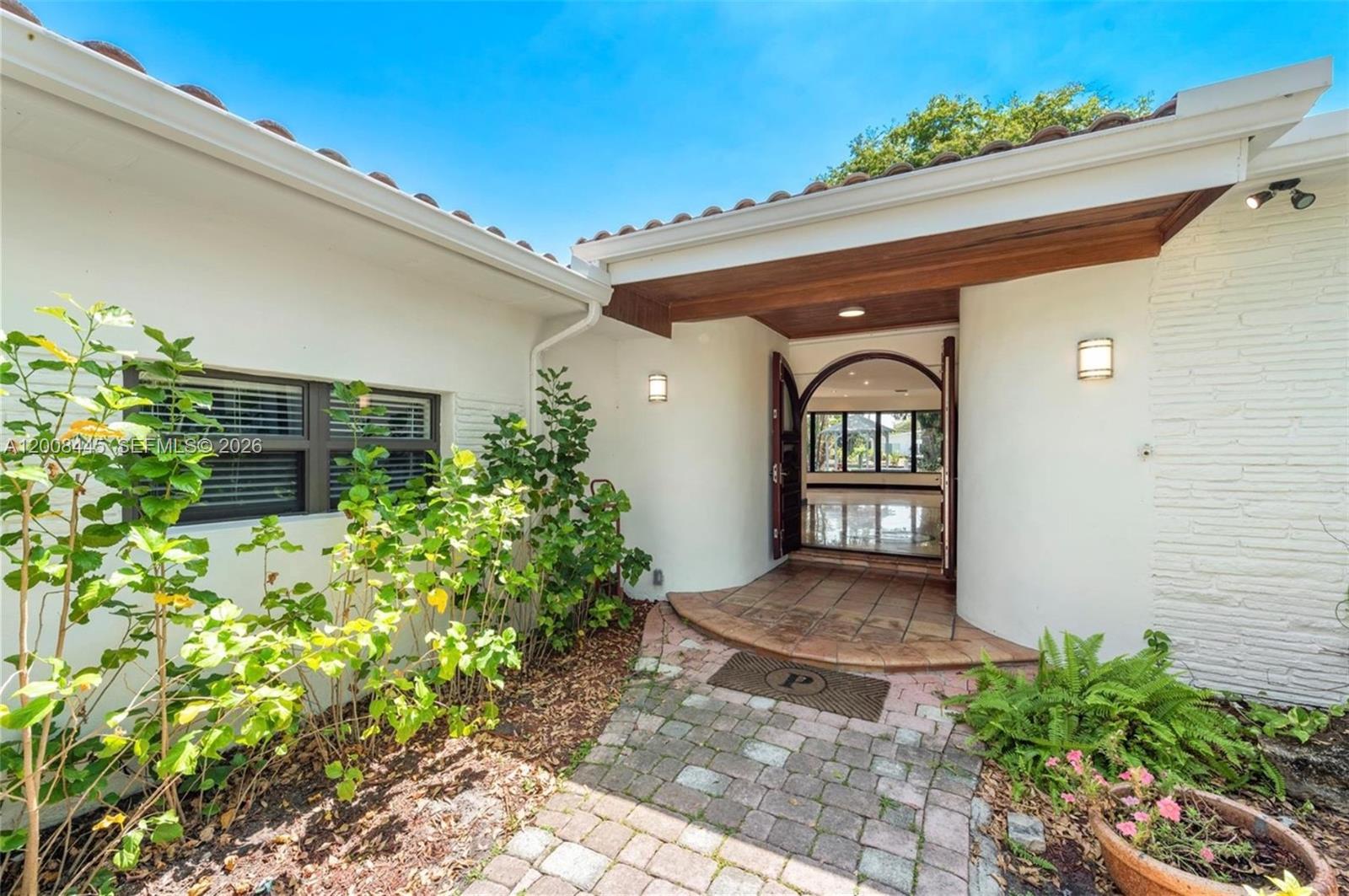 540 S Shore Dr Miami Beach, FL 33141