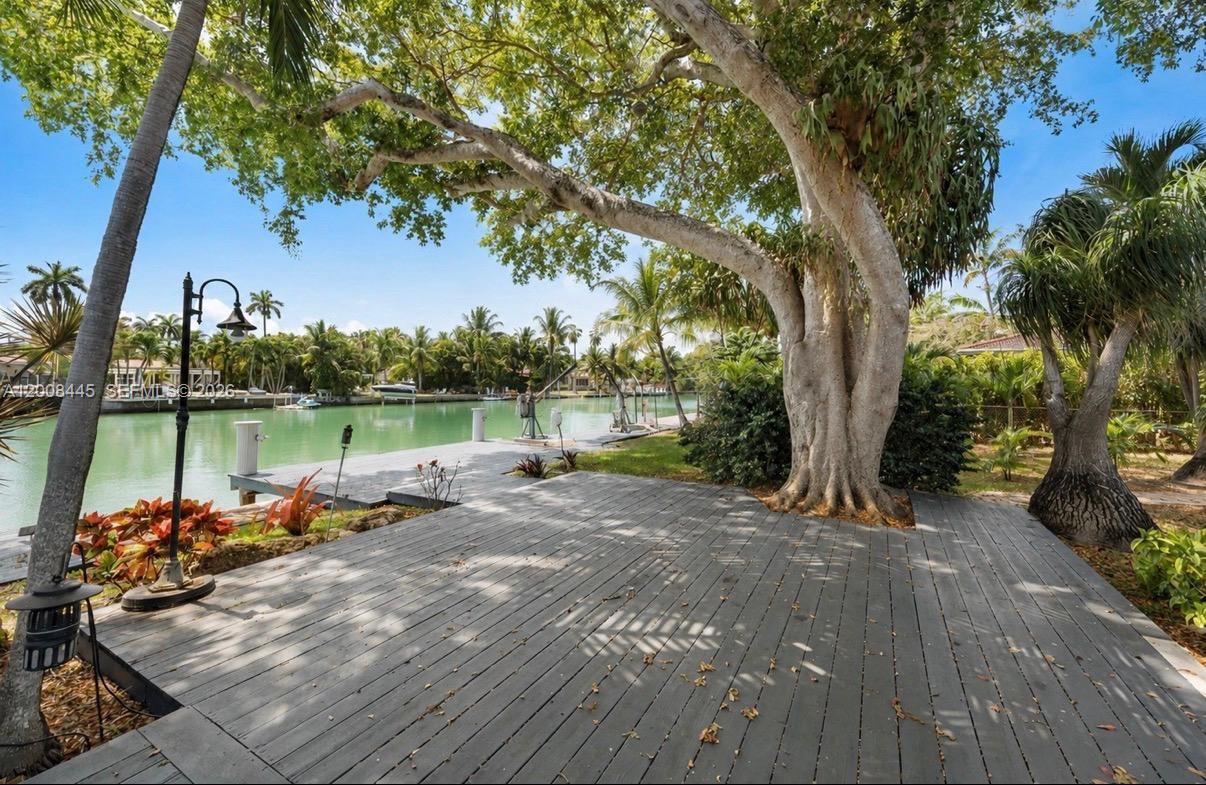 540 S Shore Dr Miami Beach, FL 33141