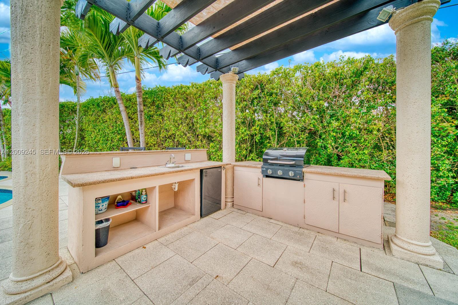 10641 SW 99th Ter Miami, FL 33176