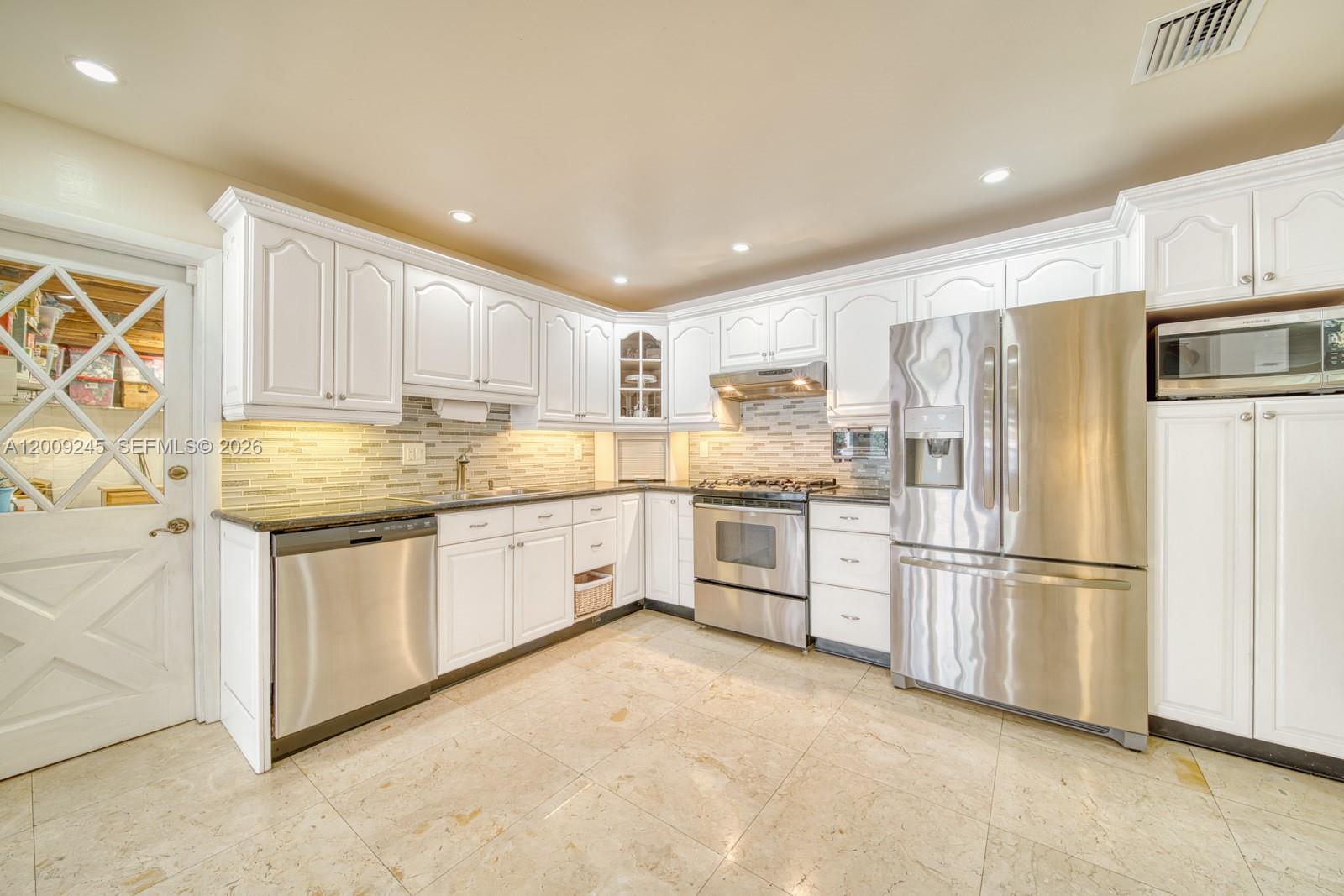 10641 SW 99th Ter Miami, FL 33176