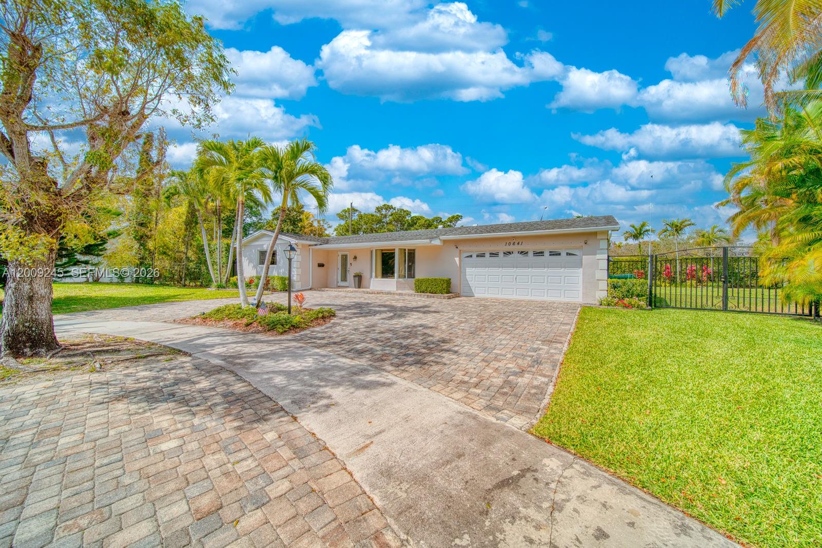 10641 SW 99th Ter Miami, FL 33176