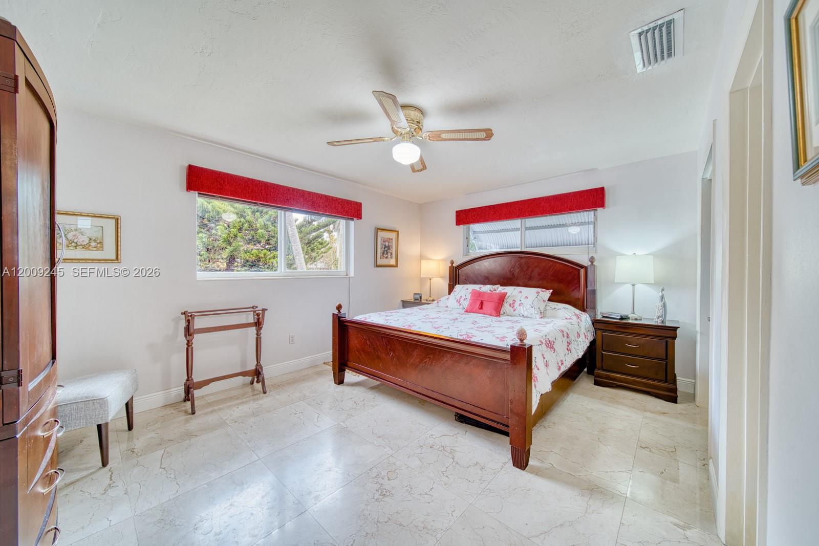 10641 SW 99th Ter Miami, FL 33176