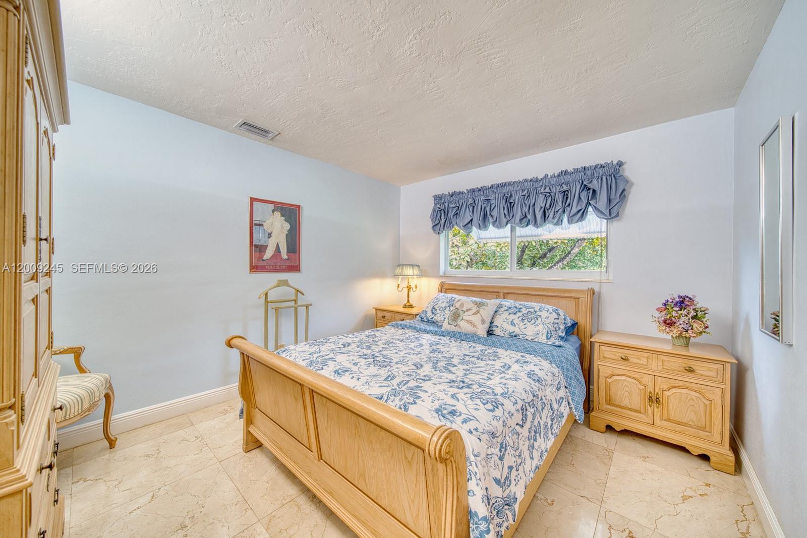 10641 SW 99th Ter Miami, FL 33176