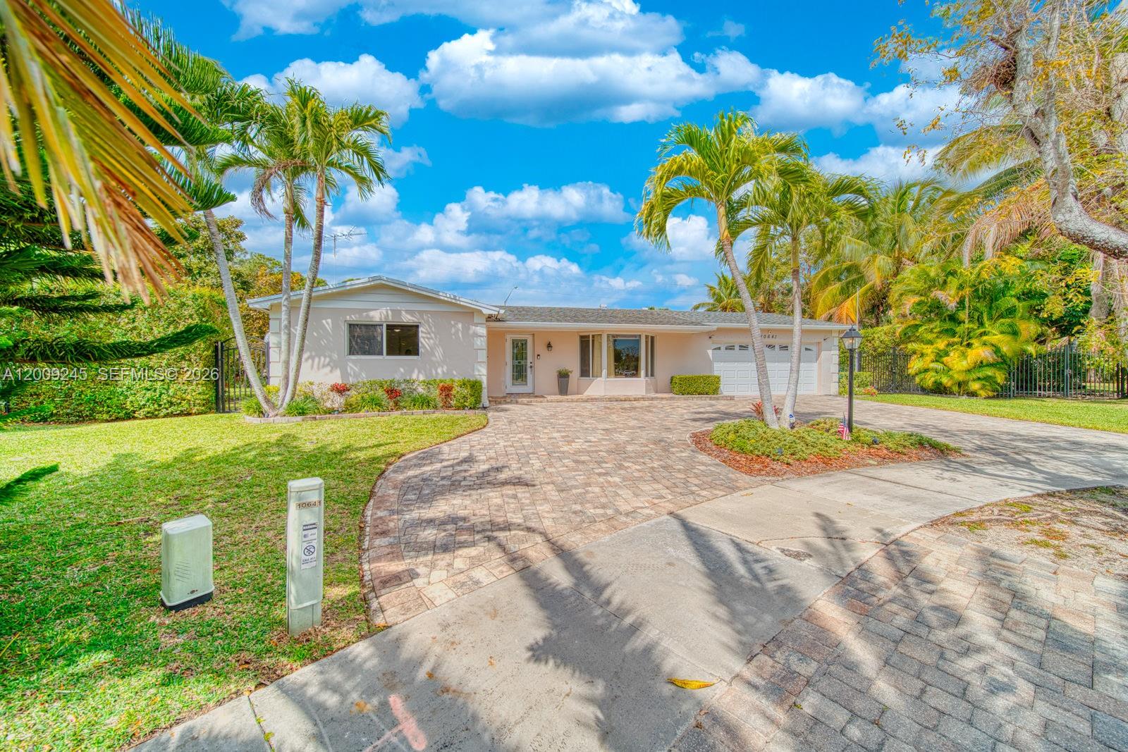 10641 SW 99th Ter Miami, FL 33176
