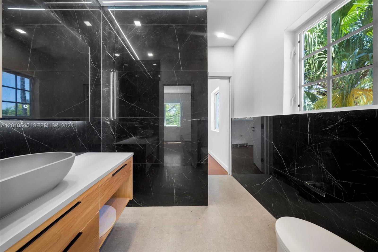5824 Alton Rd Miami Beach, FL 33140