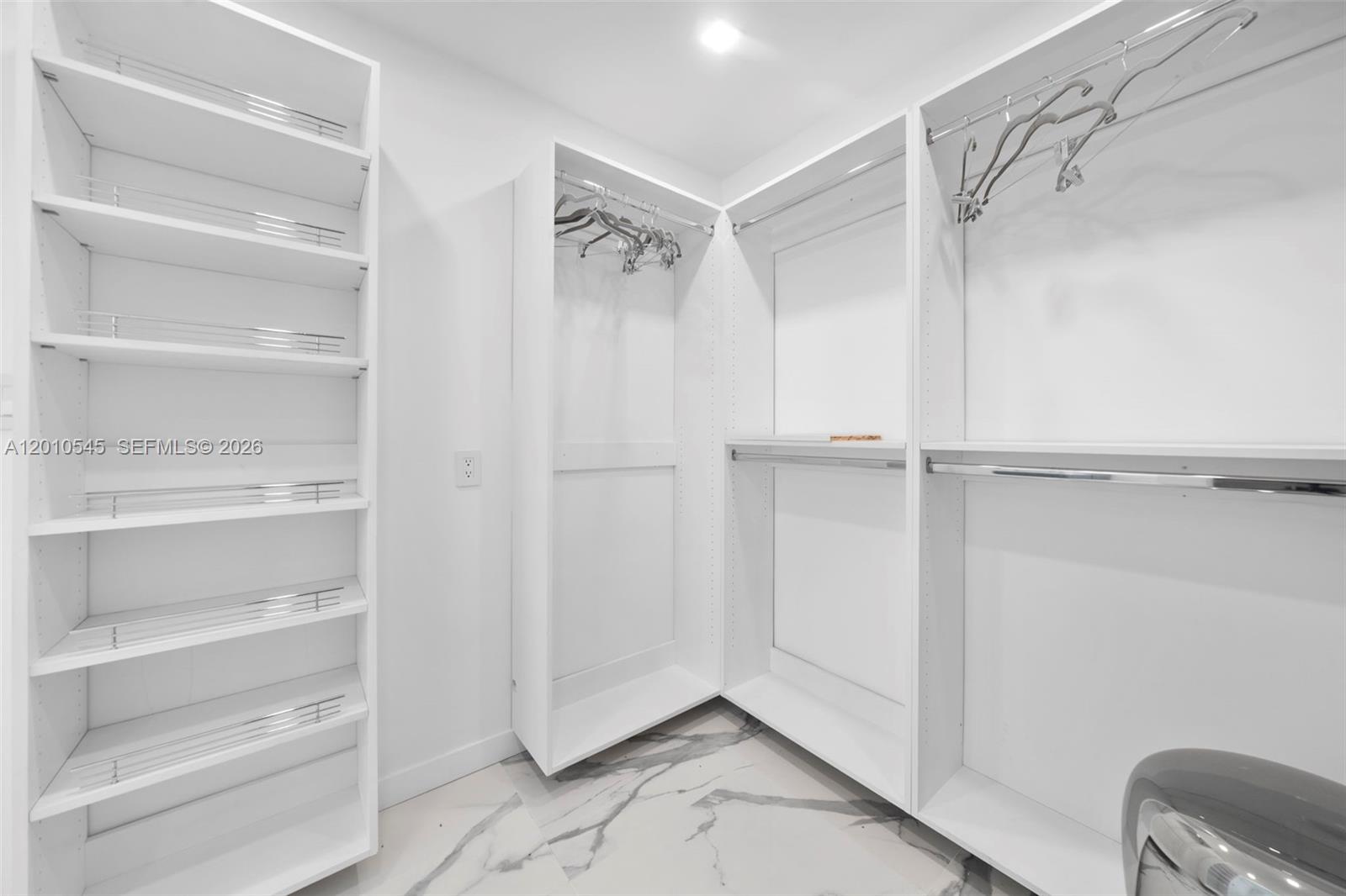 5824 Alton Rd Miami Beach, FL 33140