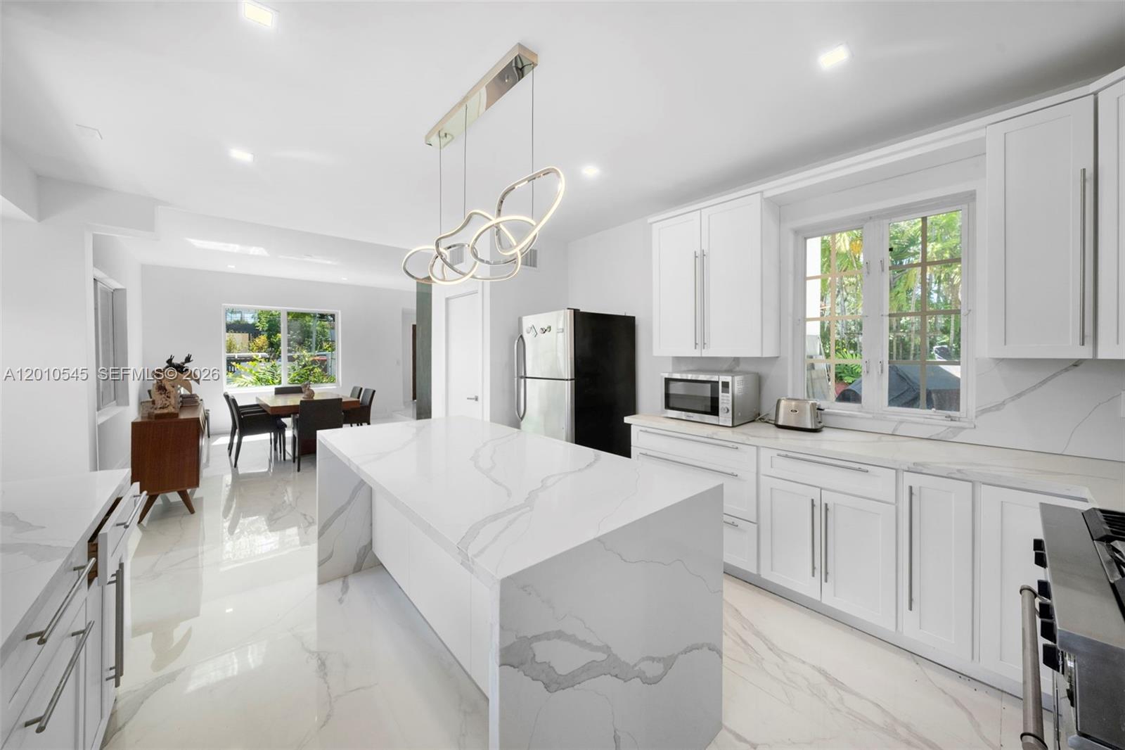5824 Alton Rd Miami Beach, FL 33140