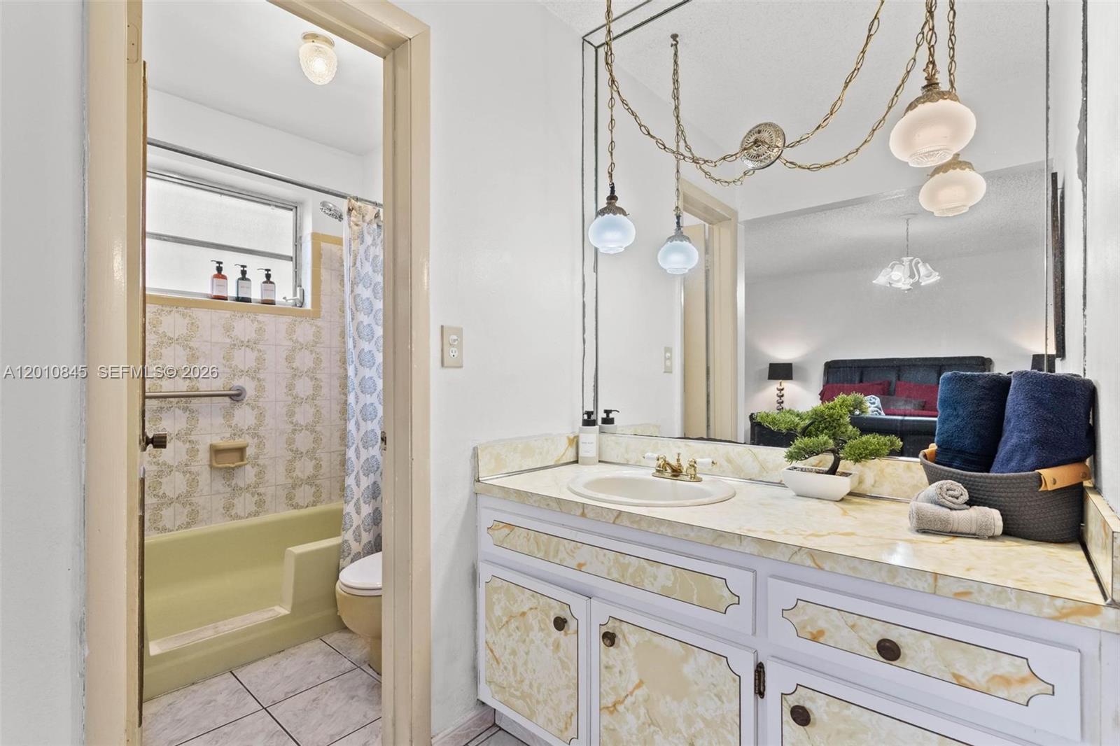 1712 SW 13th St Miami, FL 33145
