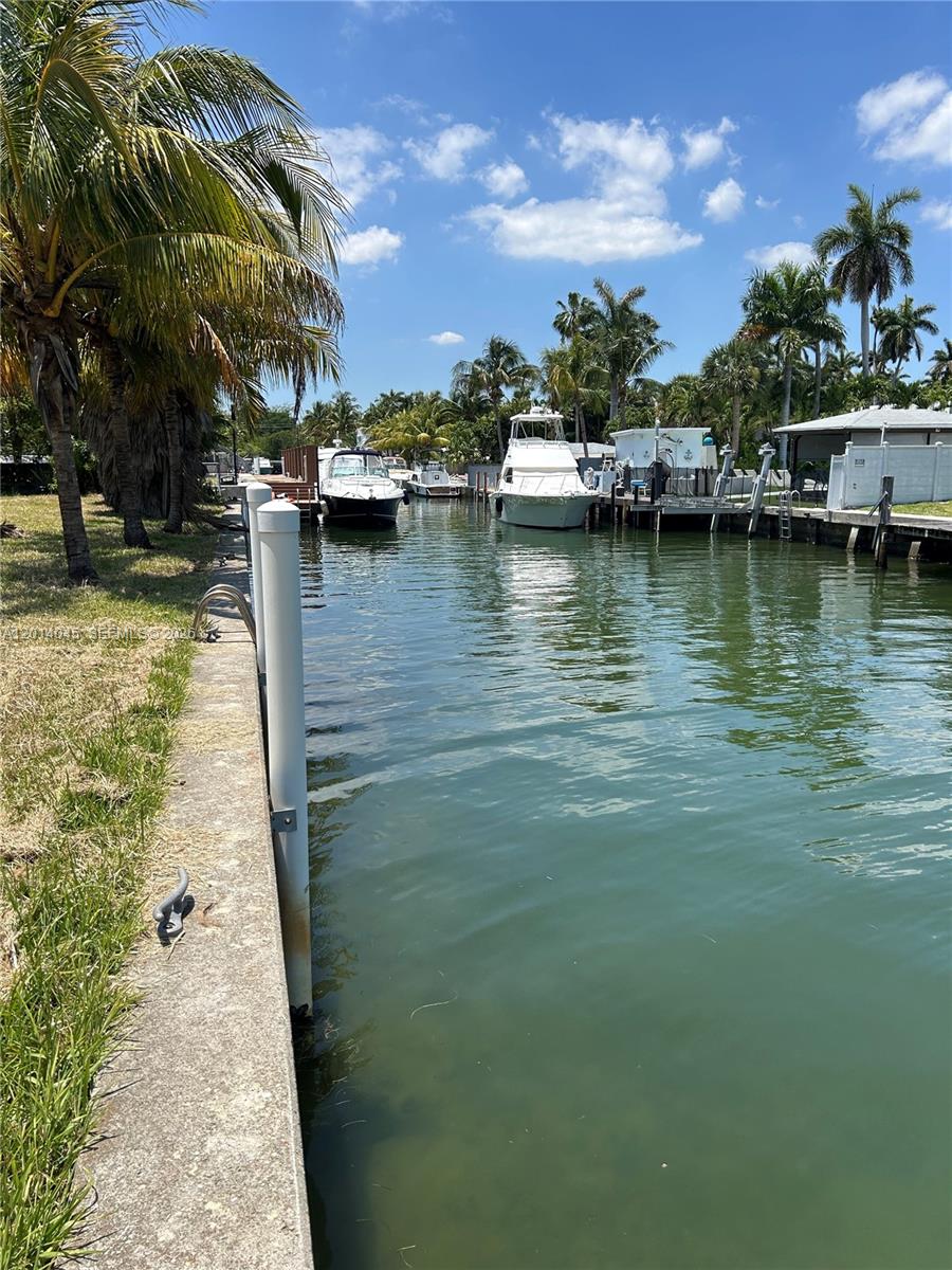 1131 Ne 83rd Miami, FL 33138