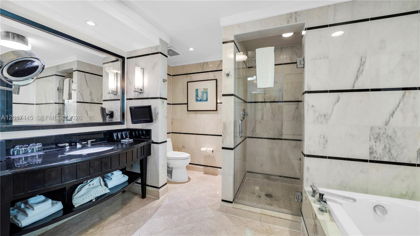 4391 Collins Ave #1903 Miami Beach, FL 33140