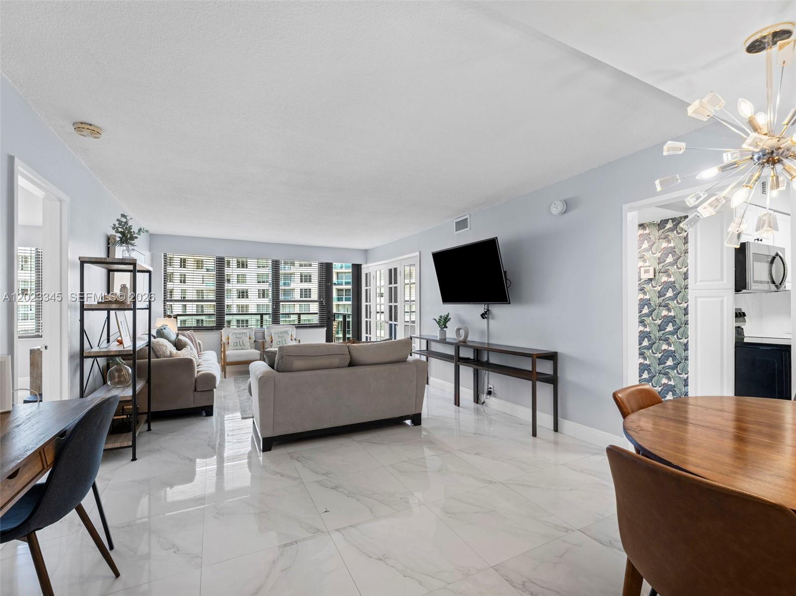 5225 Collins Ave #1509