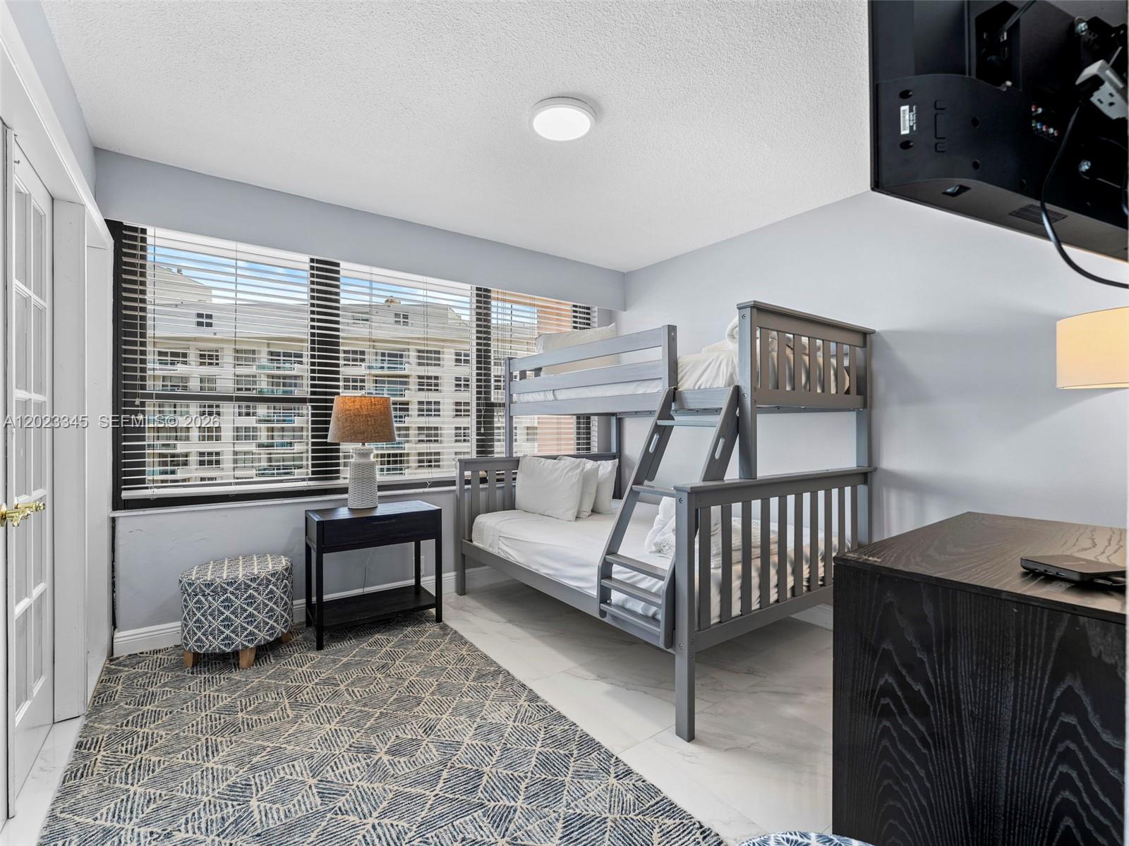 5225 Collins Ave #1509 Miami Beach, FL 33140