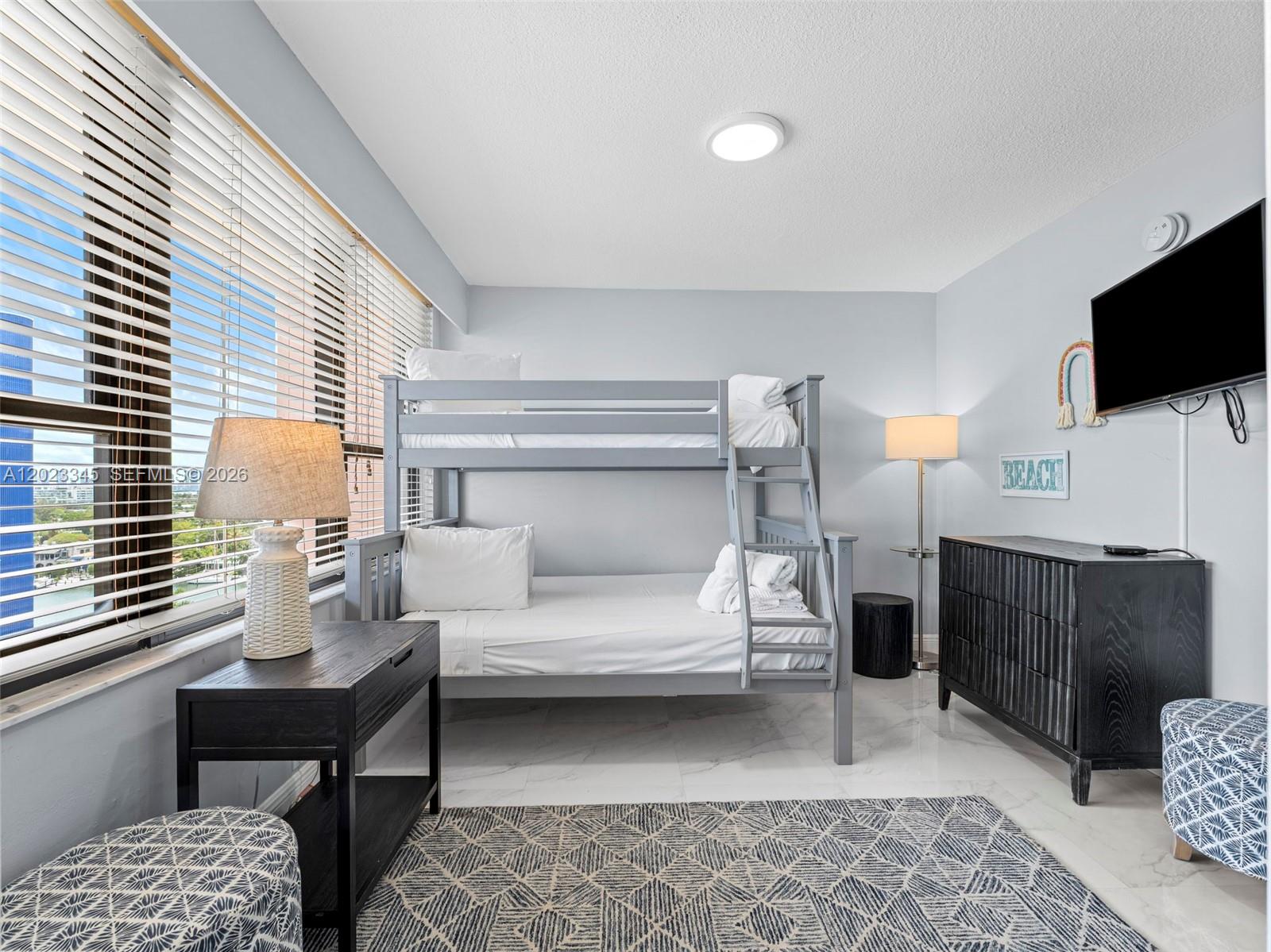 5225 Collins Ave #1509 Miami Beach, FL 33140