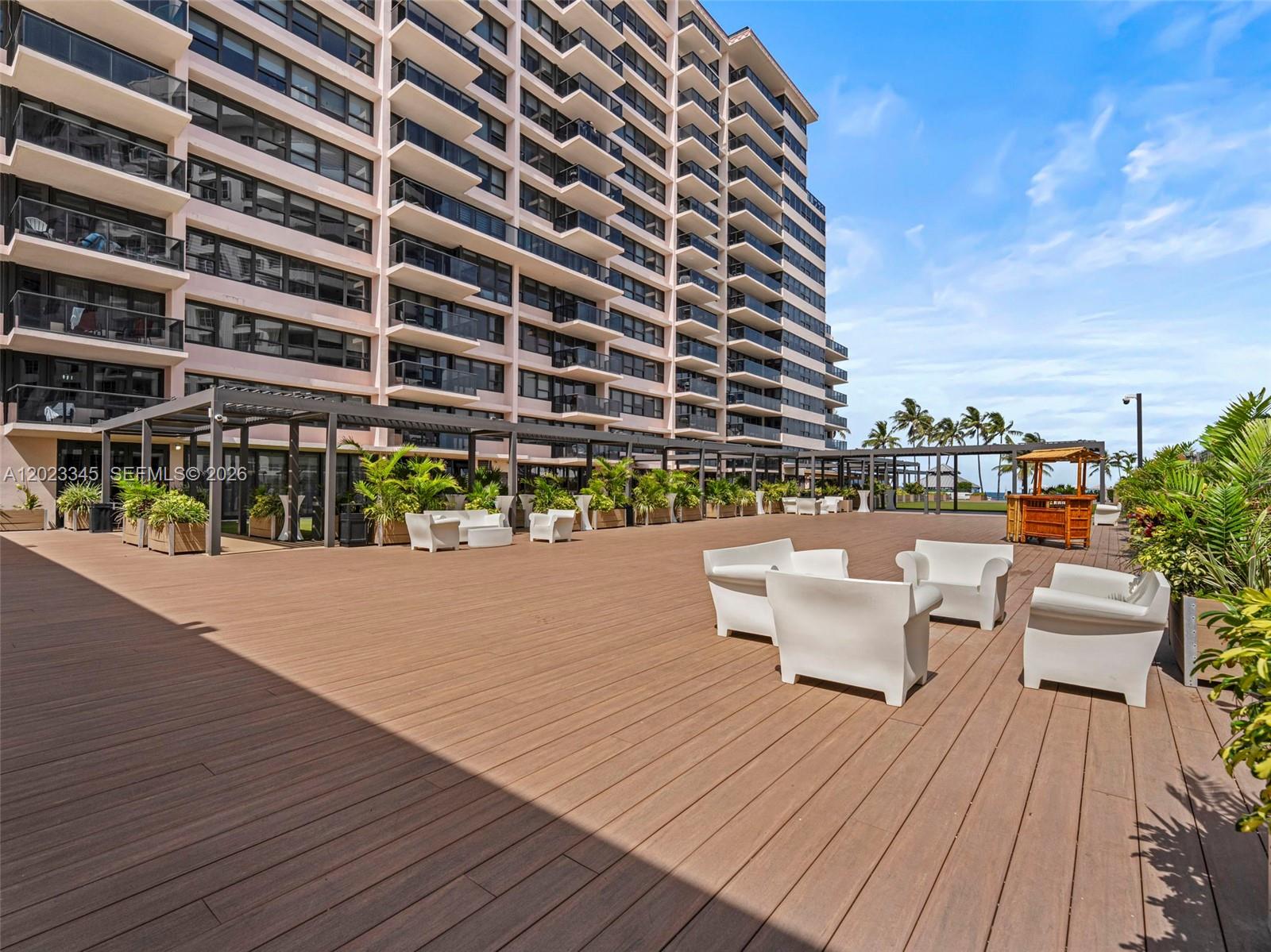 5225 Collins Ave #1509 Miami Beach, FL 33140