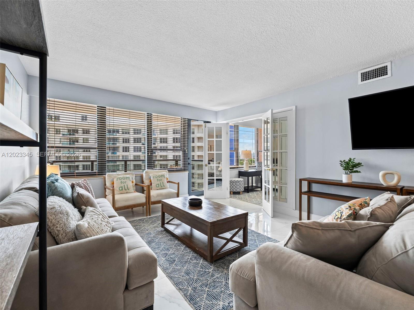 5225 Collins Ave #1509 Miami Beach, FL 33140