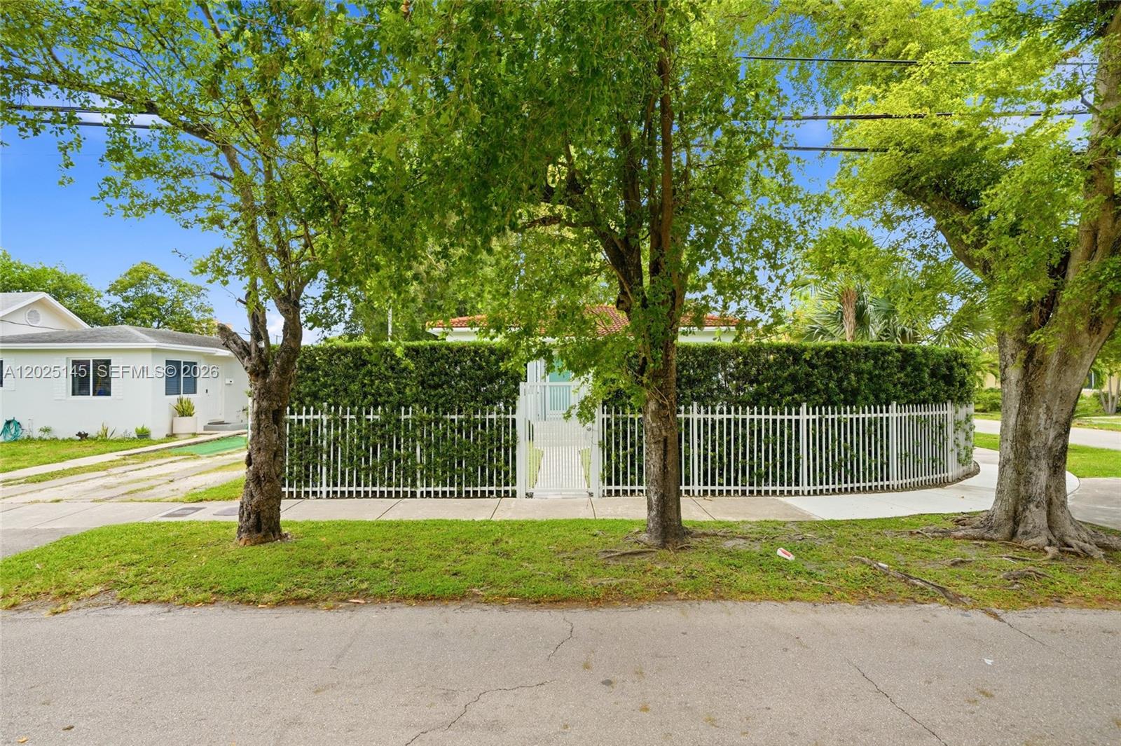 3101 SW 25th Ter Miami, FL 33133
