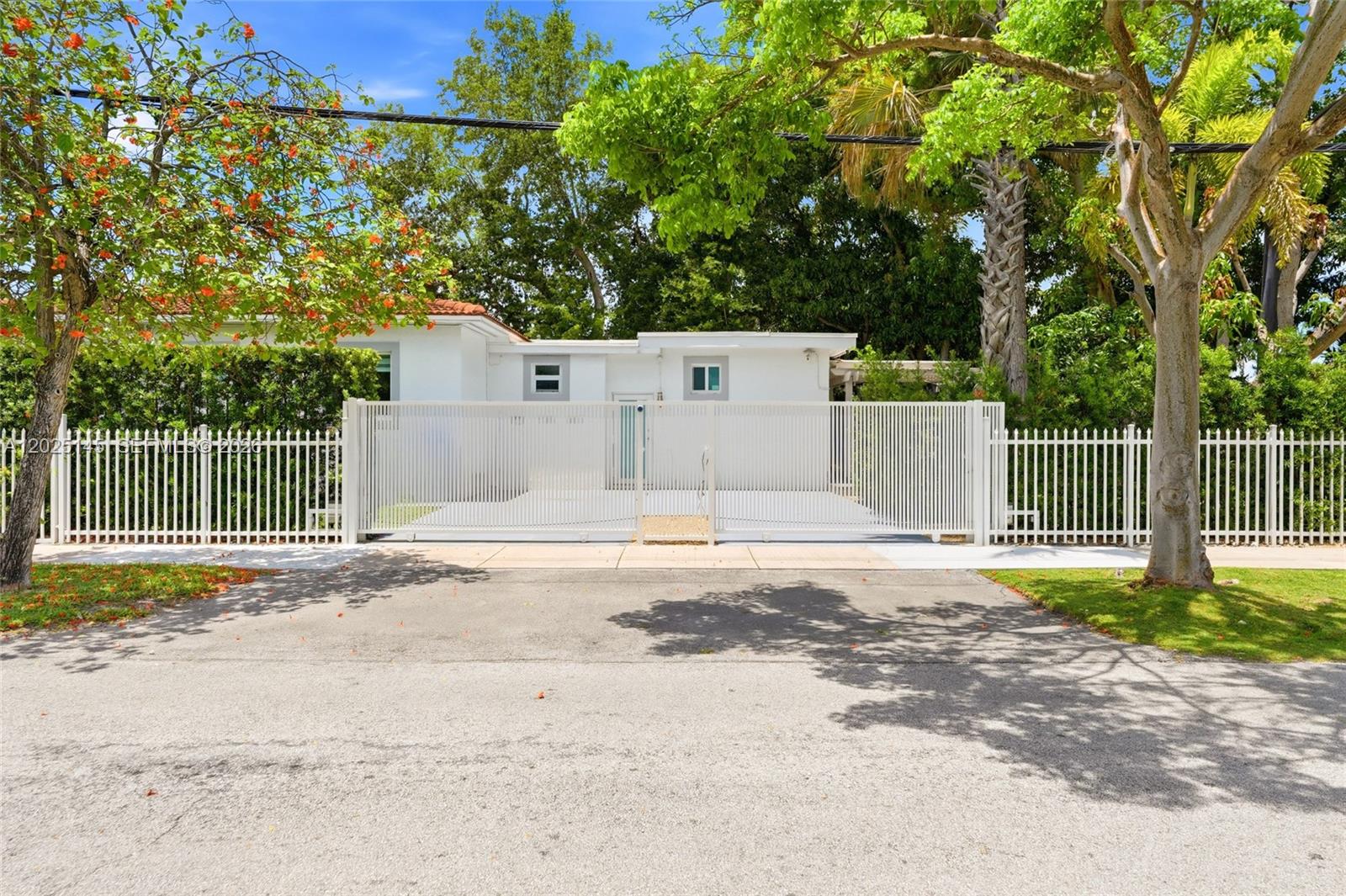 3101 SW 25th Ter Miami, FL 33133