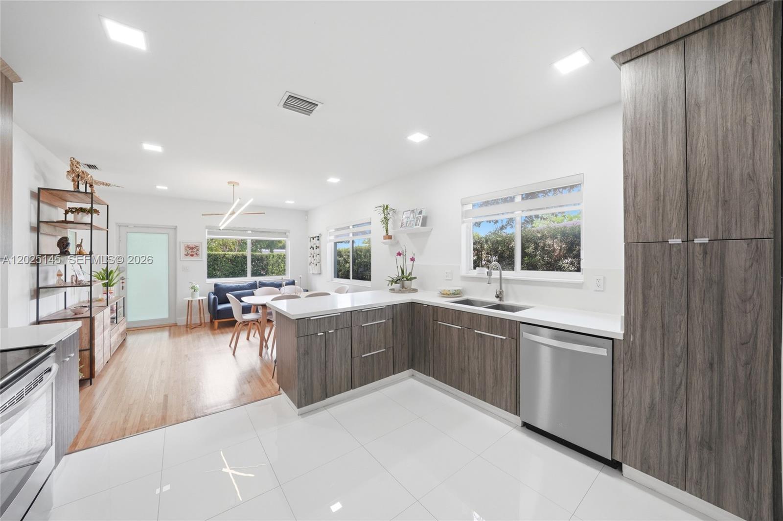 3101 SW 25th Ter Miami, FL 33133