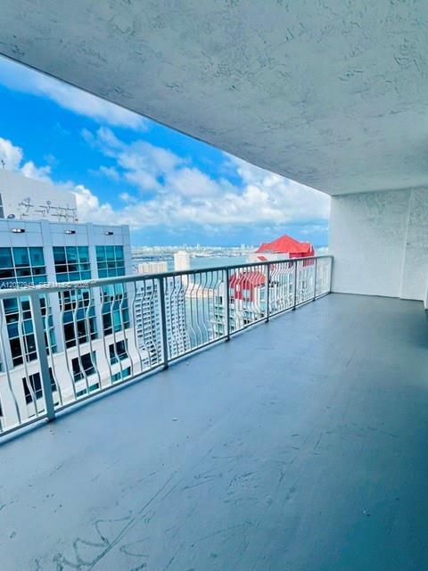 image The Club at Brickell Bay28