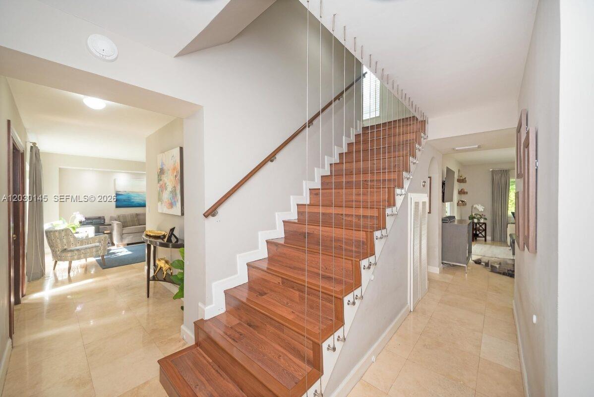 423 Alhambra Cir Coral Gables, FL 33134