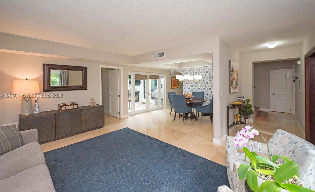 423 Alhambra Cir Coral Gables, FL 33134