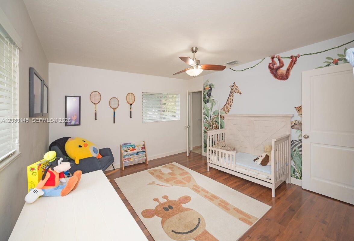 423 Alhambra Cir Coral Gables, FL 33134