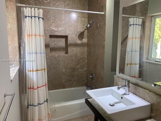423 Alhambra Cir Coral Gables, FL 33134