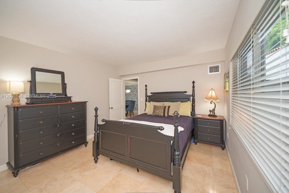 423 Alhambra Cir Coral Gables, FL 33134