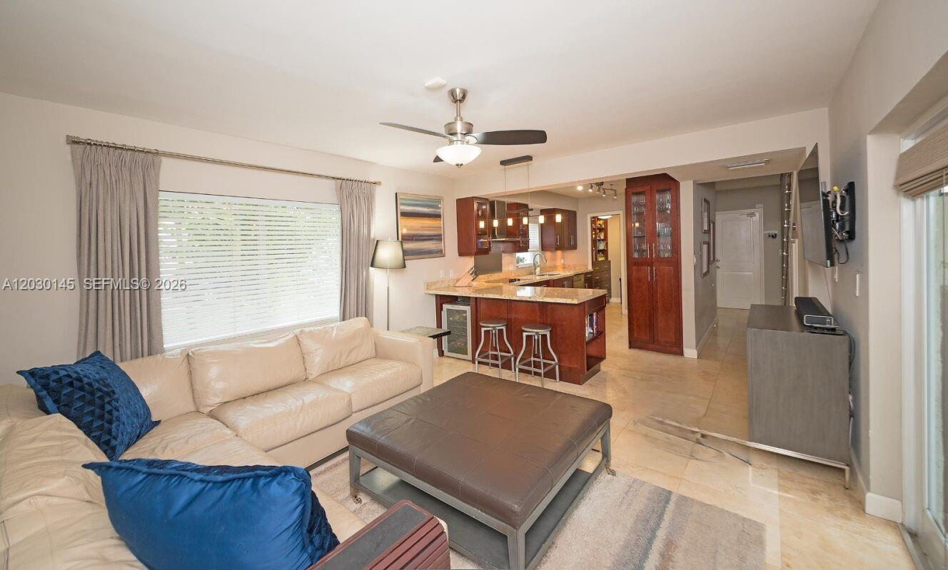 423 Alhambra Cir Coral Gables, FL 33134