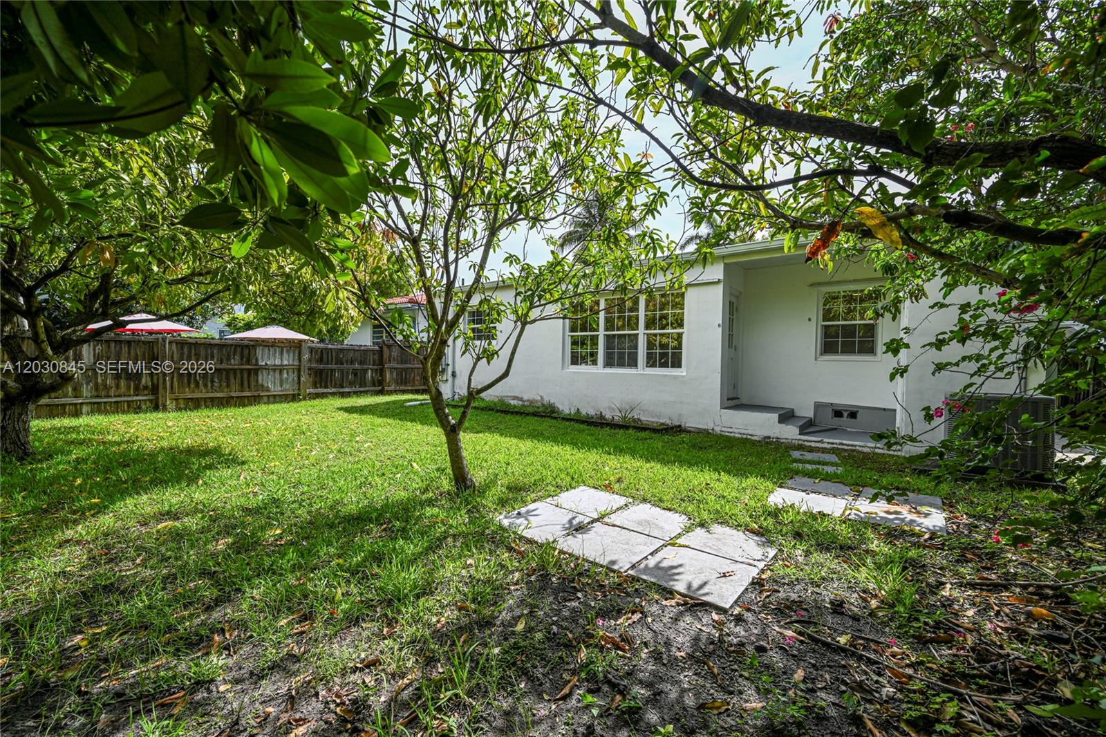 8942 Carlyle Ave Surfside, FL 33154