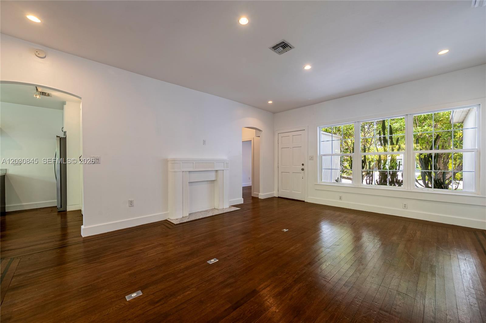 8942 Carlyle Ave Surfside, FL 33154