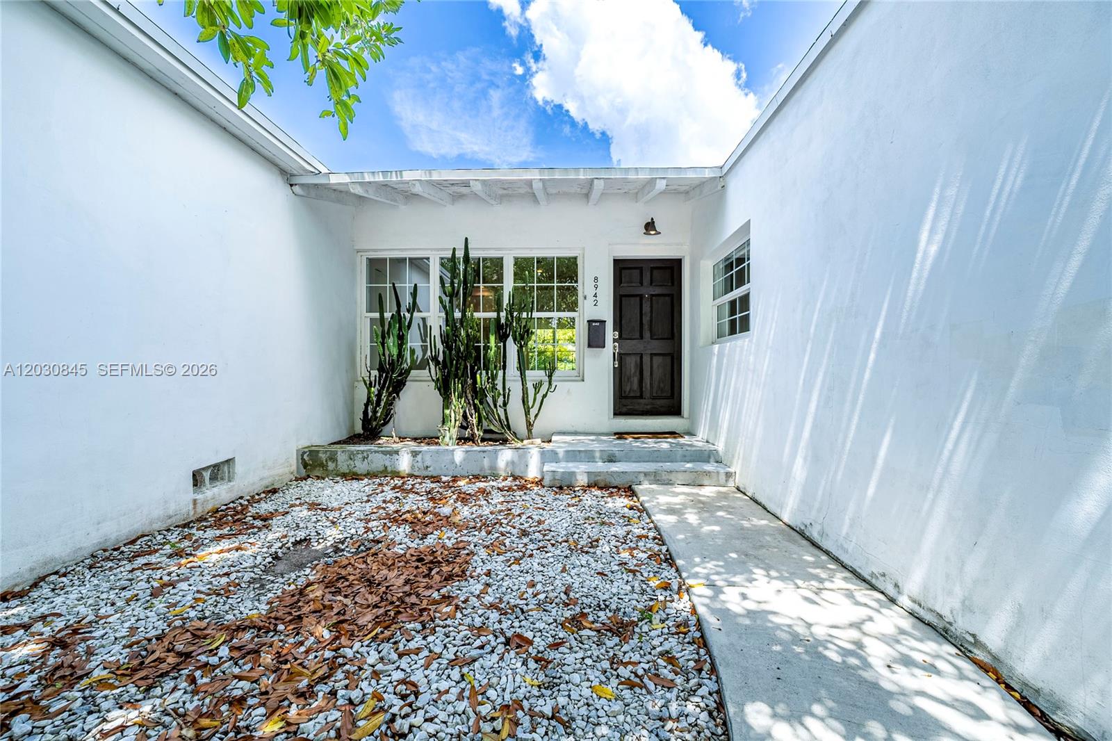 8942 Carlyle Ave Surfside, FL 33154