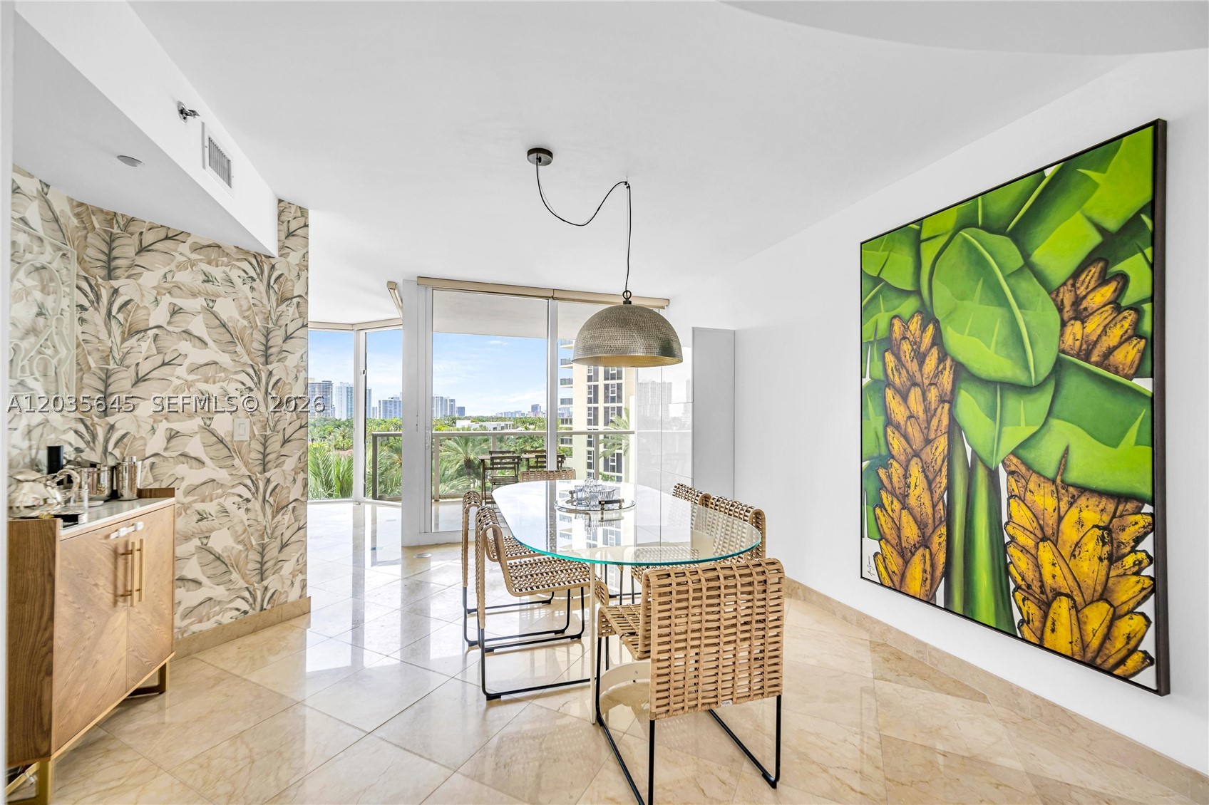 19333 Collins Ave #709