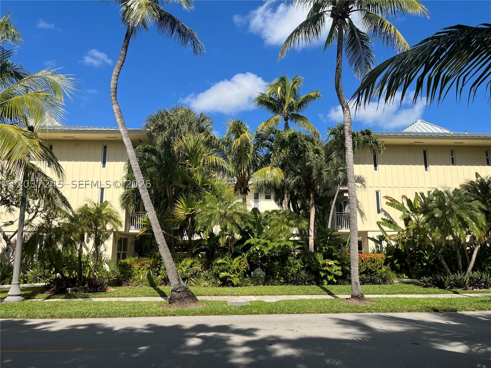 255 Sunrise Dr #103