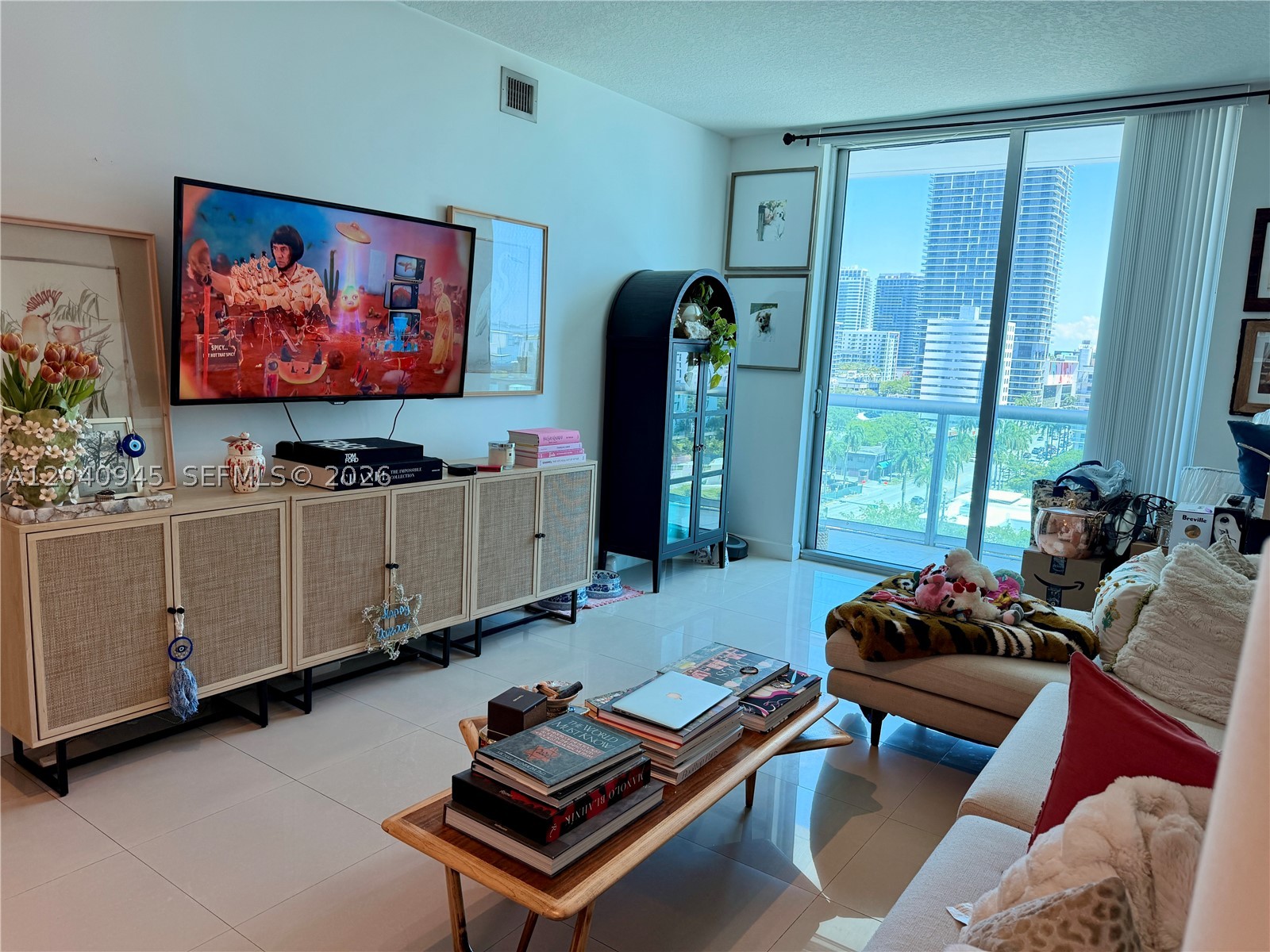 image Gallery Art Condos4