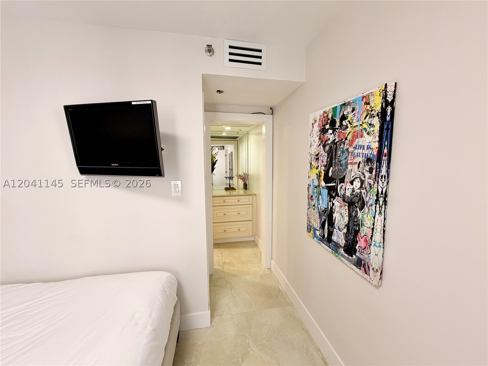 5225 Collins Ave #914 Miami Beach, FL 33140