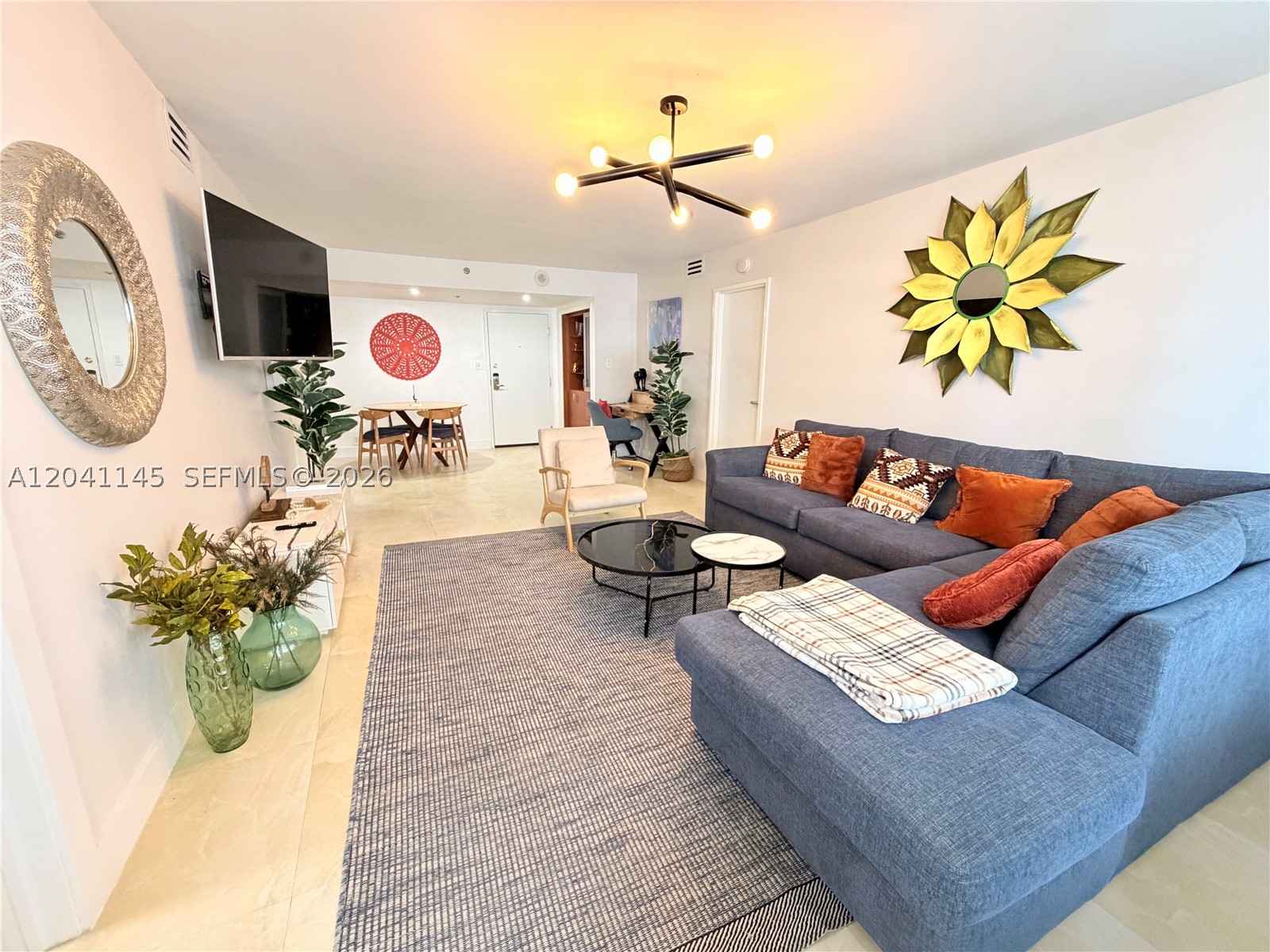 5225 Collins Ave #914 Miami Beach, FL 33140