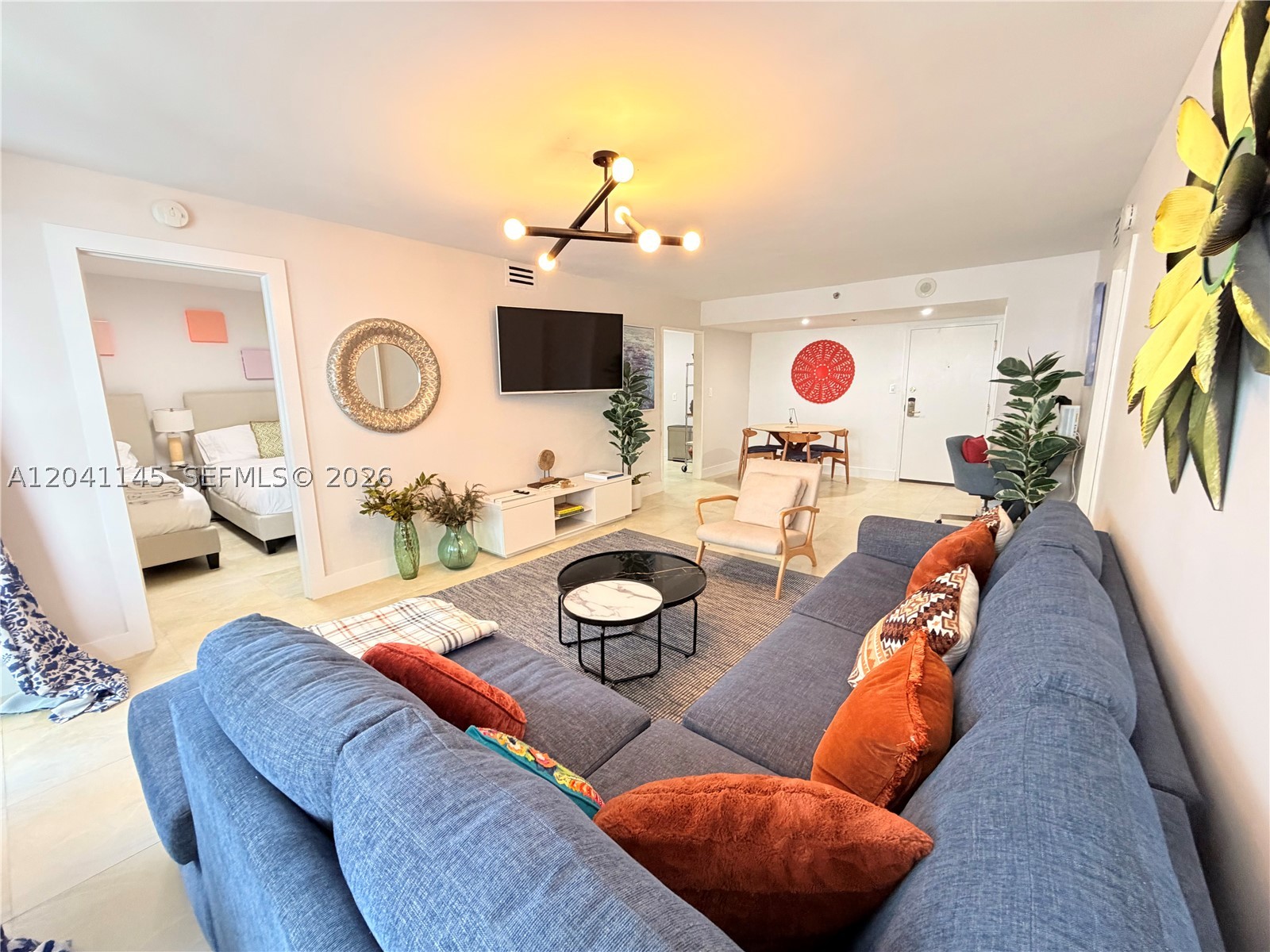 5225 Collins Ave #914 Miami Beach, FL 33140
