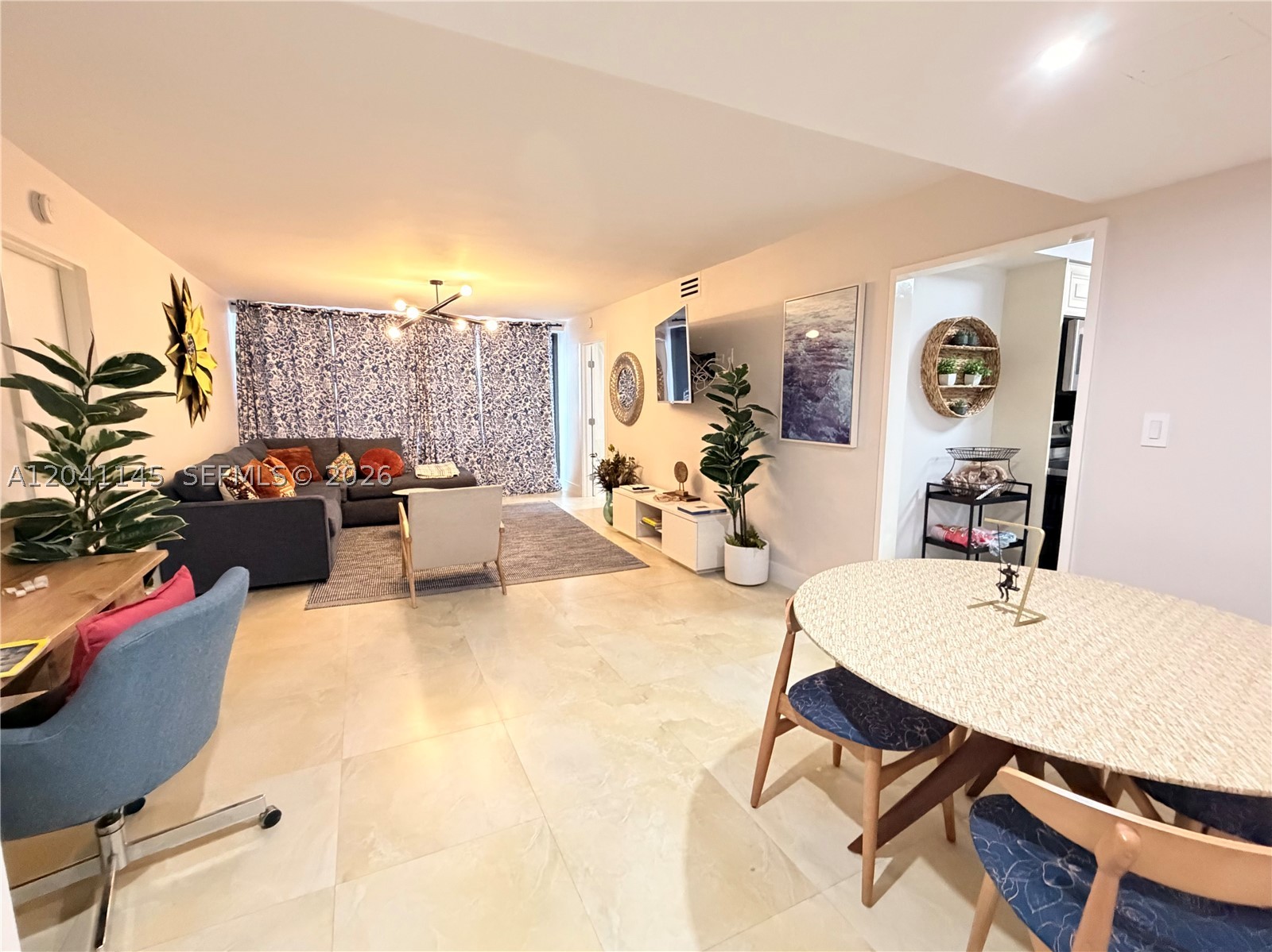 5225 Collins Ave #914 Miami Beach, FL 33140