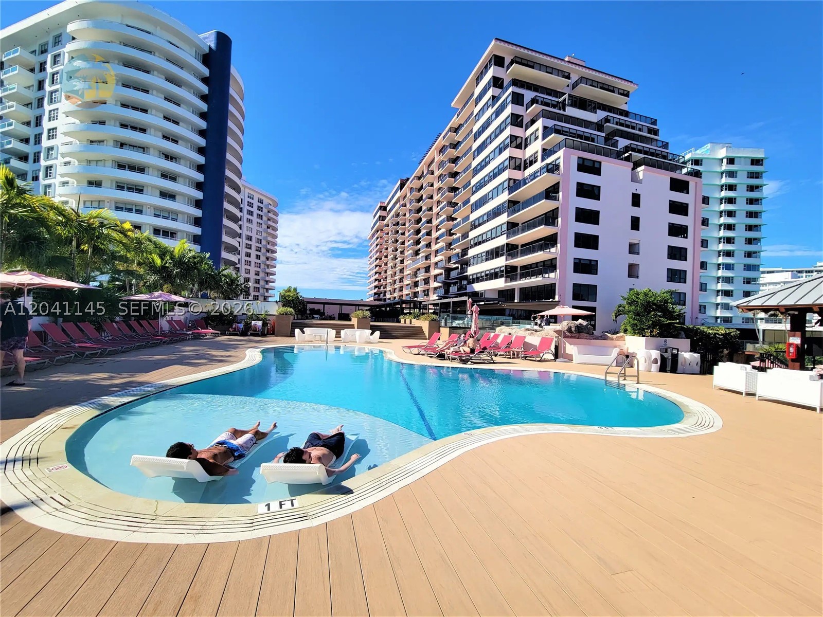 5225 Collins Ave #914 Miami Beach, FL 33140