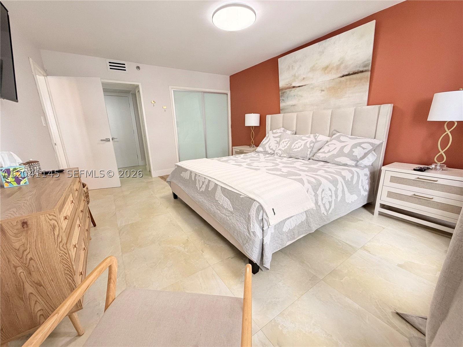 5225 Collins Ave #914 Miami Beach, FL 33140