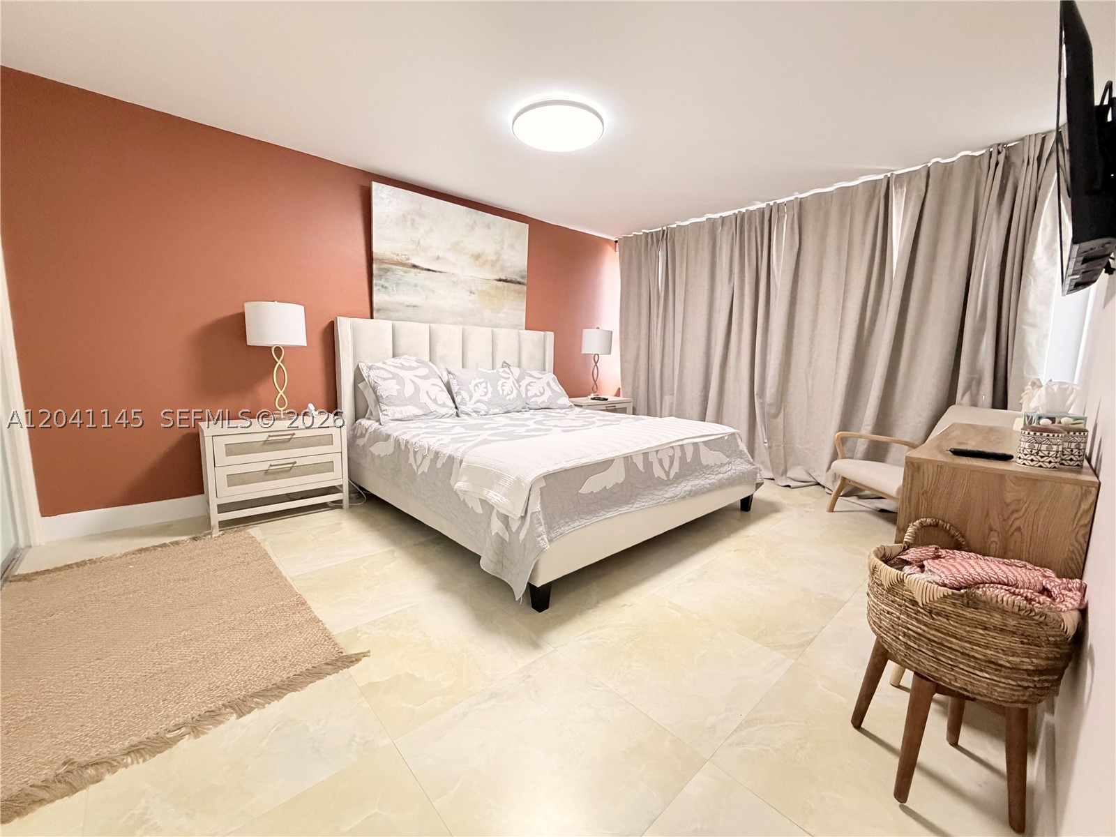 5225 Collins Ave #914 Miami Beach, FL 33140