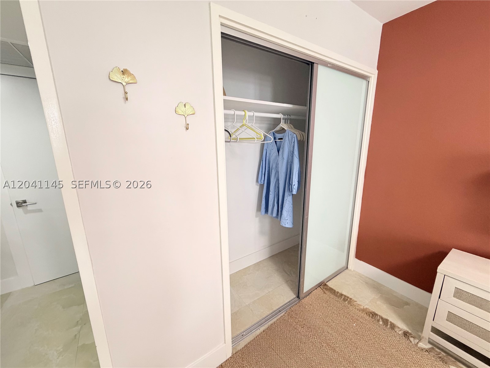 5225 Collins Ave #914 Miami Beach, FL 33140