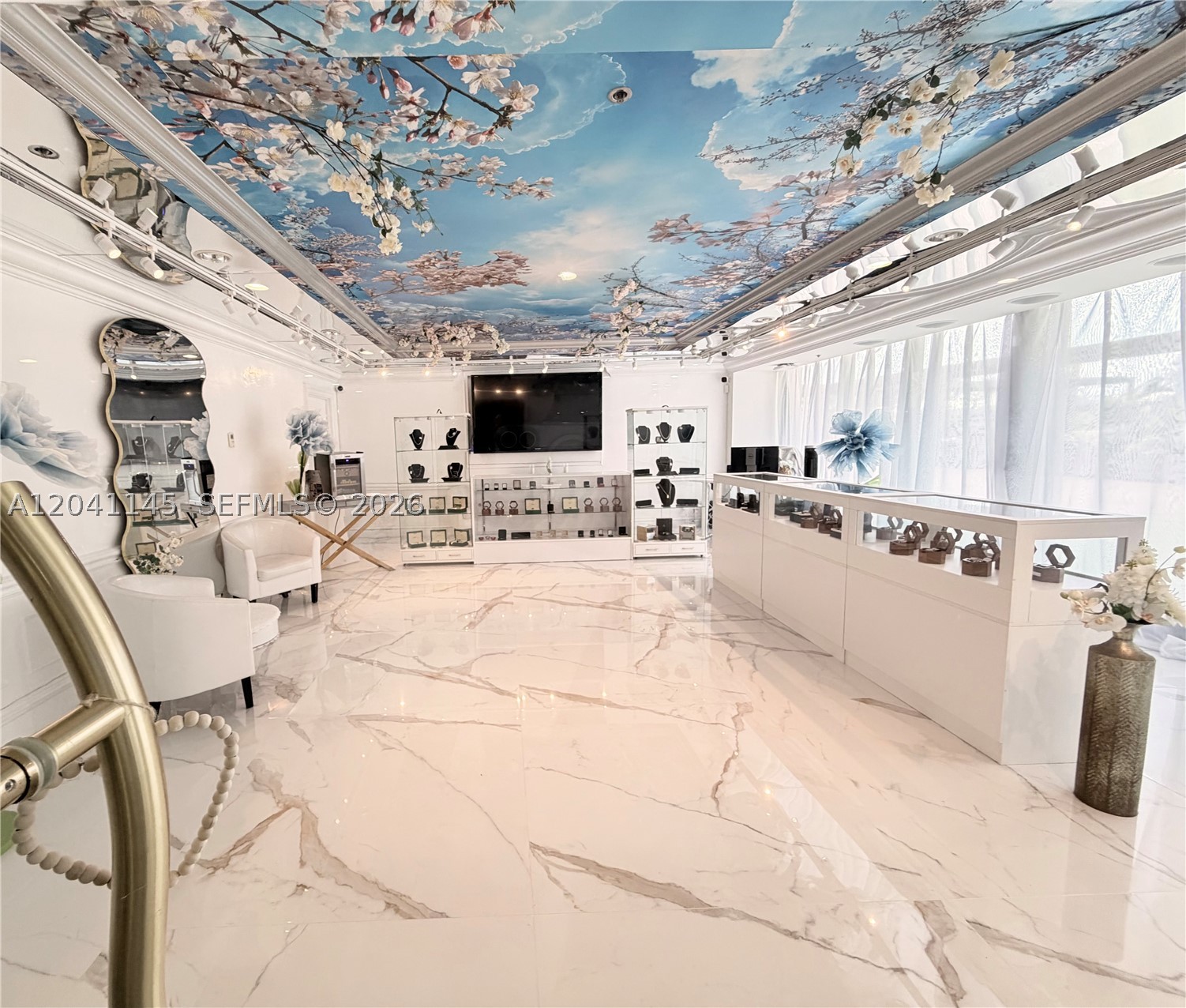 5225 Collins Ave #914 Miami Beach, FL 33140